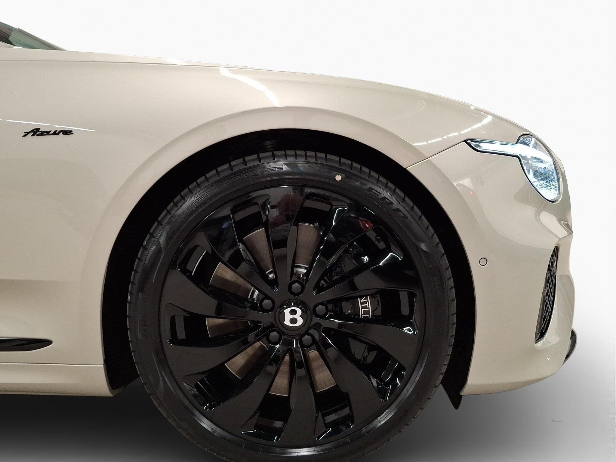 Bentley Continental GTC Azure (2026) - Photo 6