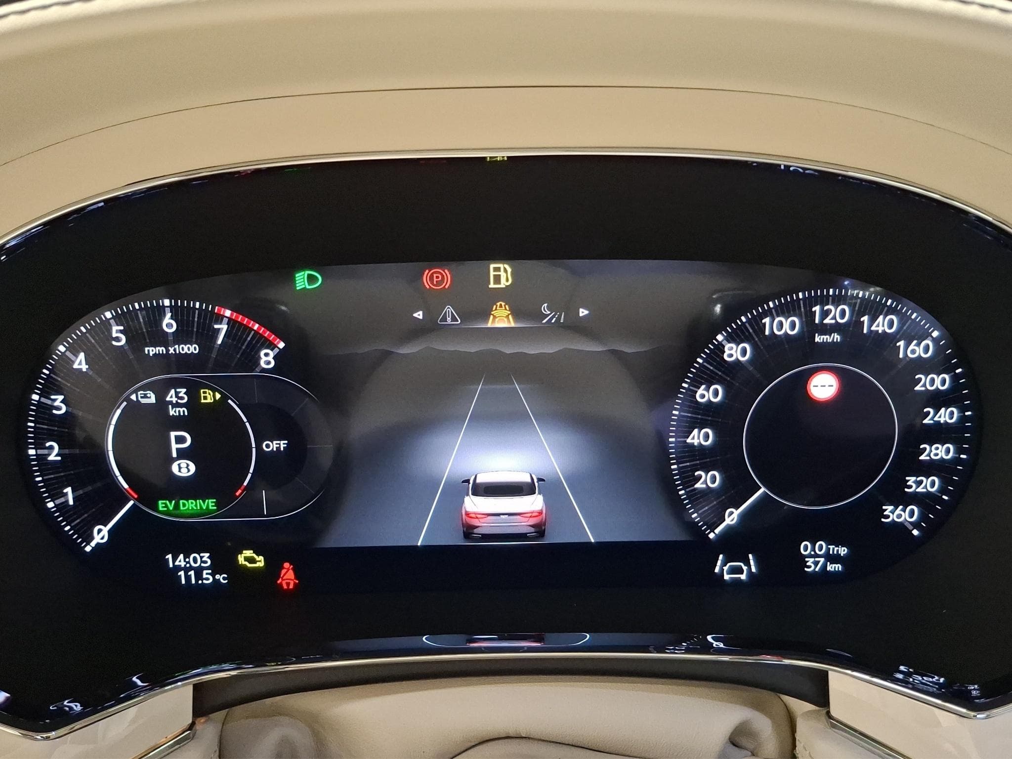 Bentley Continental GTC Azure (2026) - Photo 11