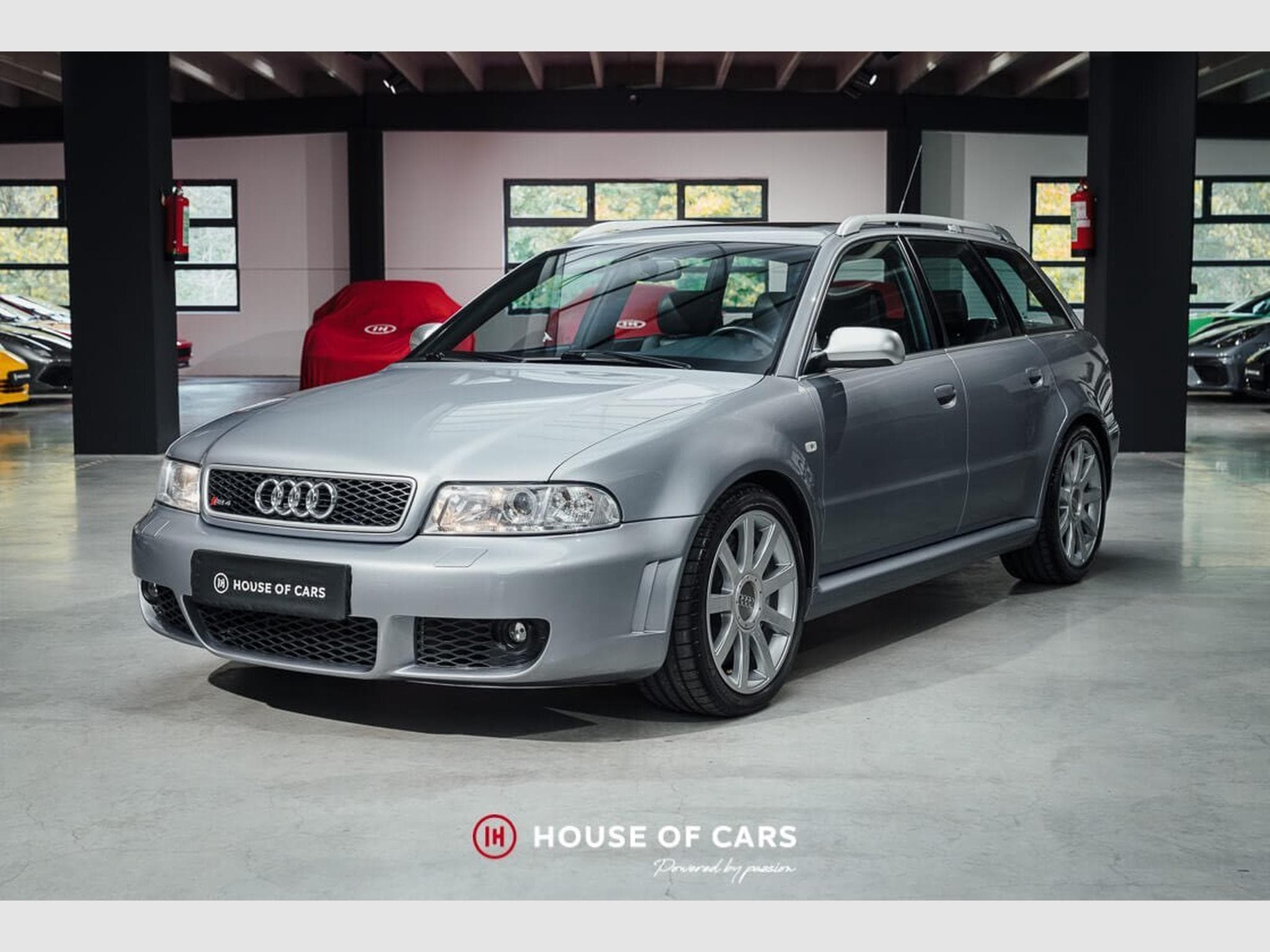 Audi RS4 B5 AVANT AVUS SILVER METALLIC - FULL AUDI HISTORY (2001) - Photo 2