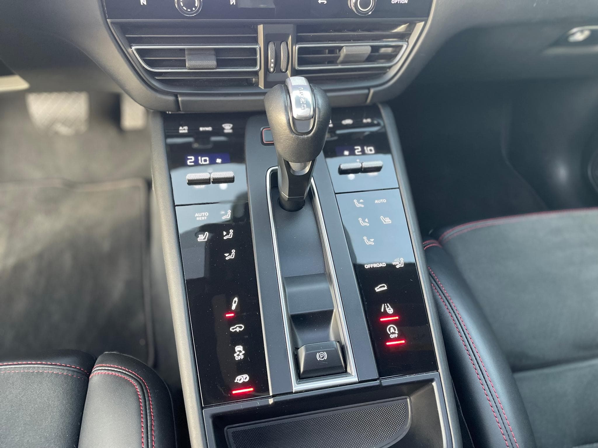 Porsche Macan 2.9 GTS PDK Toit Ouvrant Carbone (2022) - Photo 10