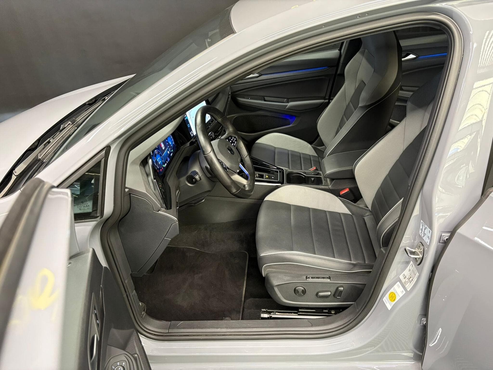 VW Golf GTE 245cv DSG CAMERA/CUIR/DCC (2022) - Photo 15