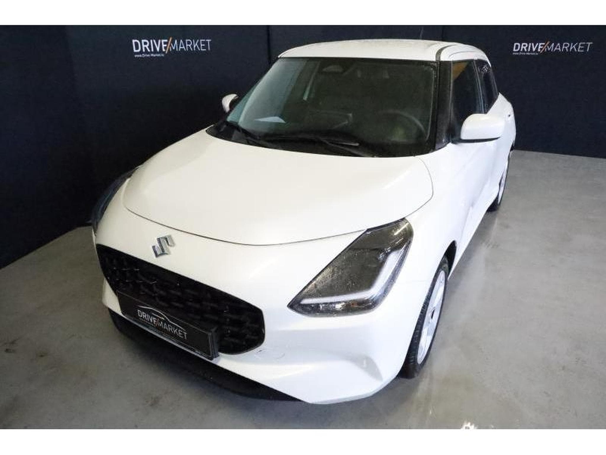 Suzuki Swift GL + (2025) - Photo 1