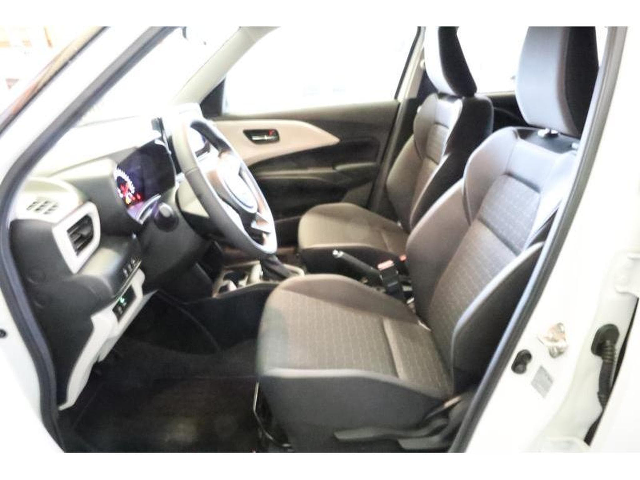 Suzuki Swift GL + (2025) - Photo 12