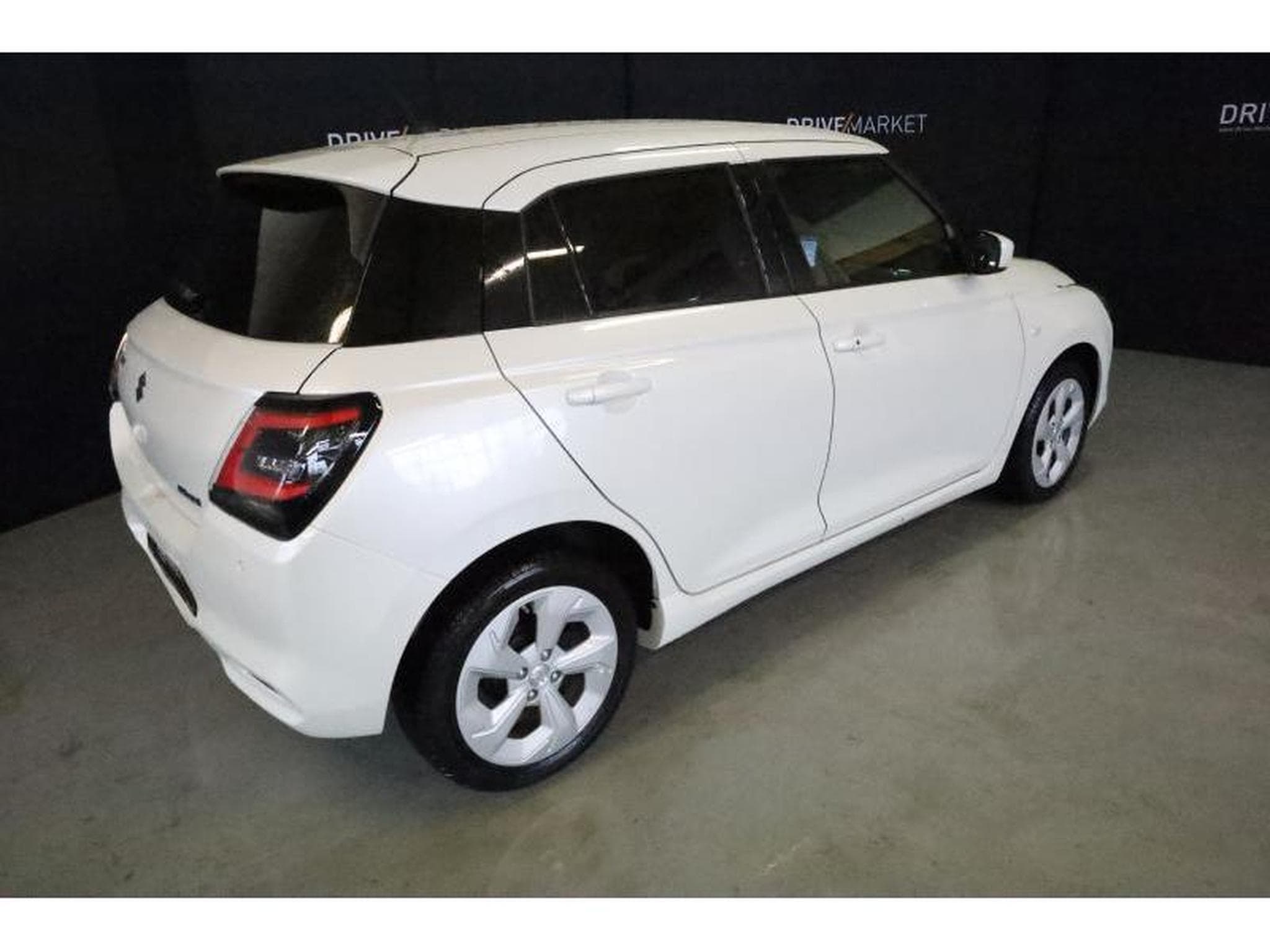 Suzuki Swift GL + (2025) - Photo 21