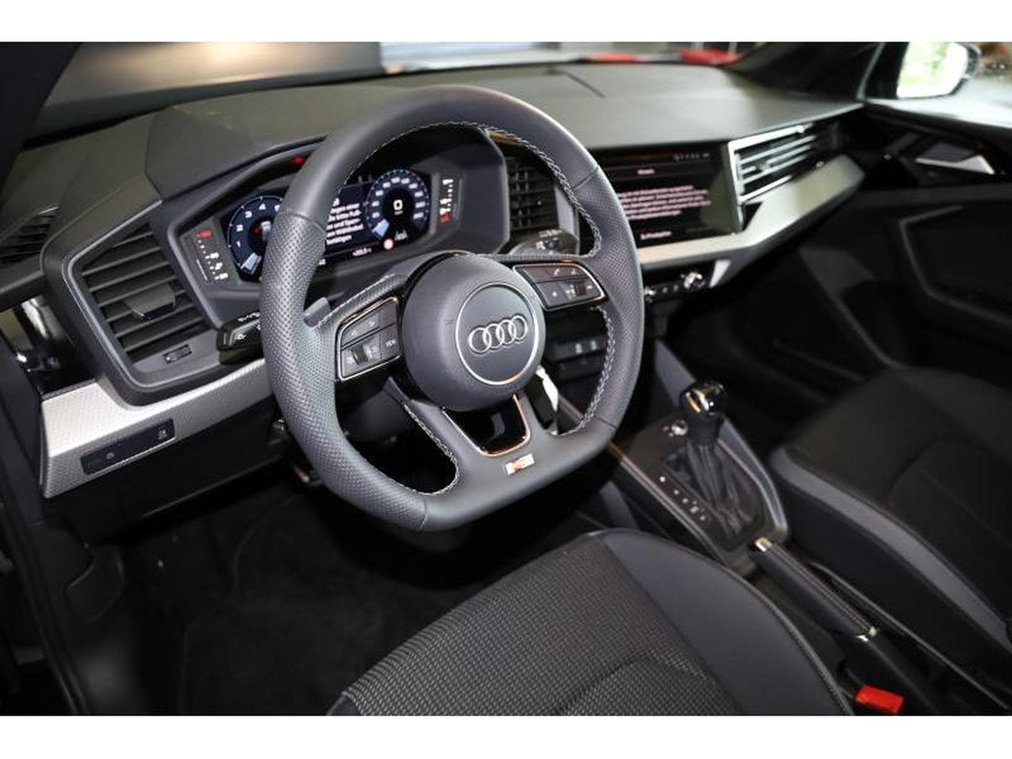 Audi A1 Sportback S Line (2024) - Photo 8