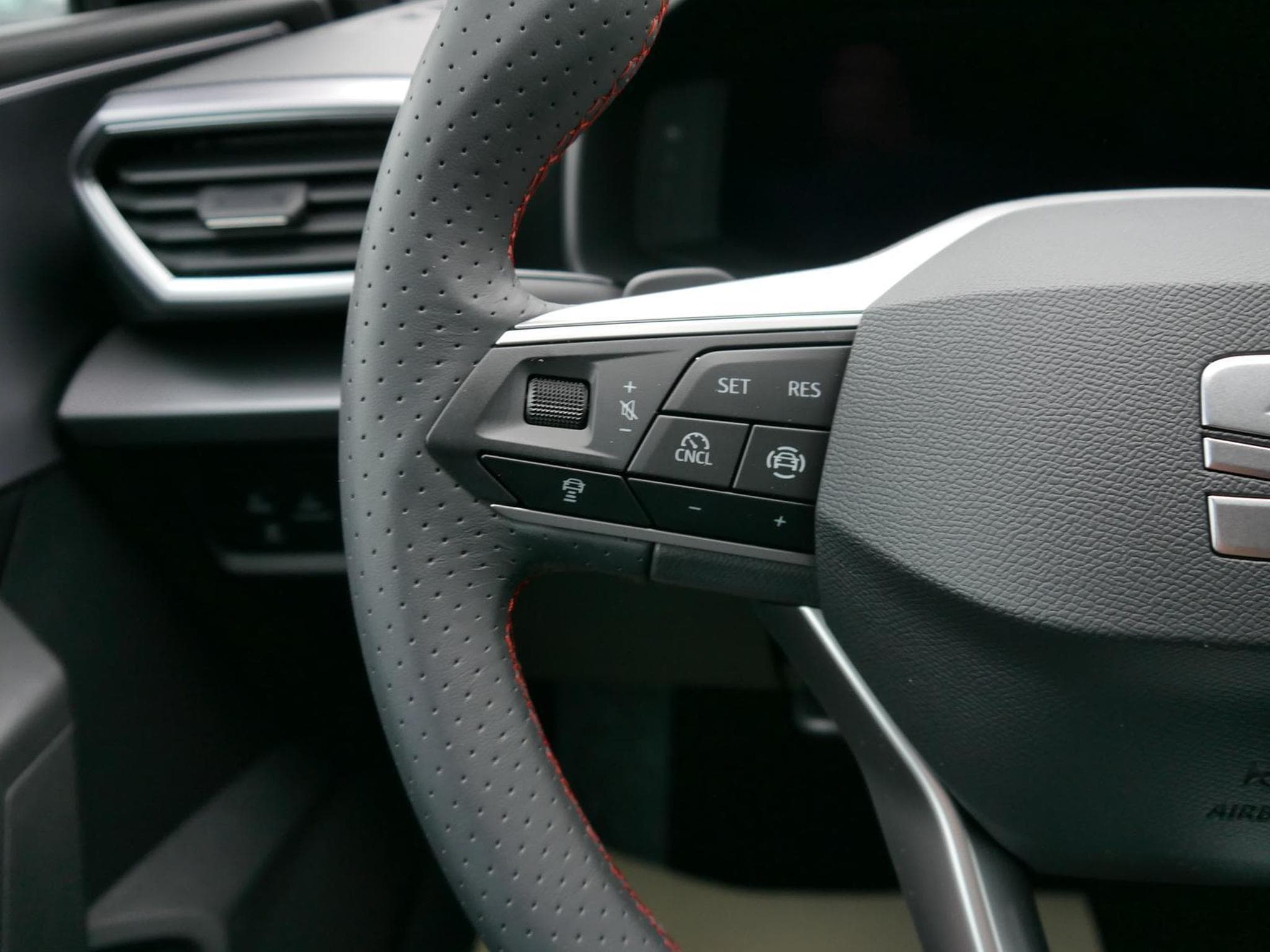 Seat Leon FR 2.0 TDI DSG (2025) - Photo 12