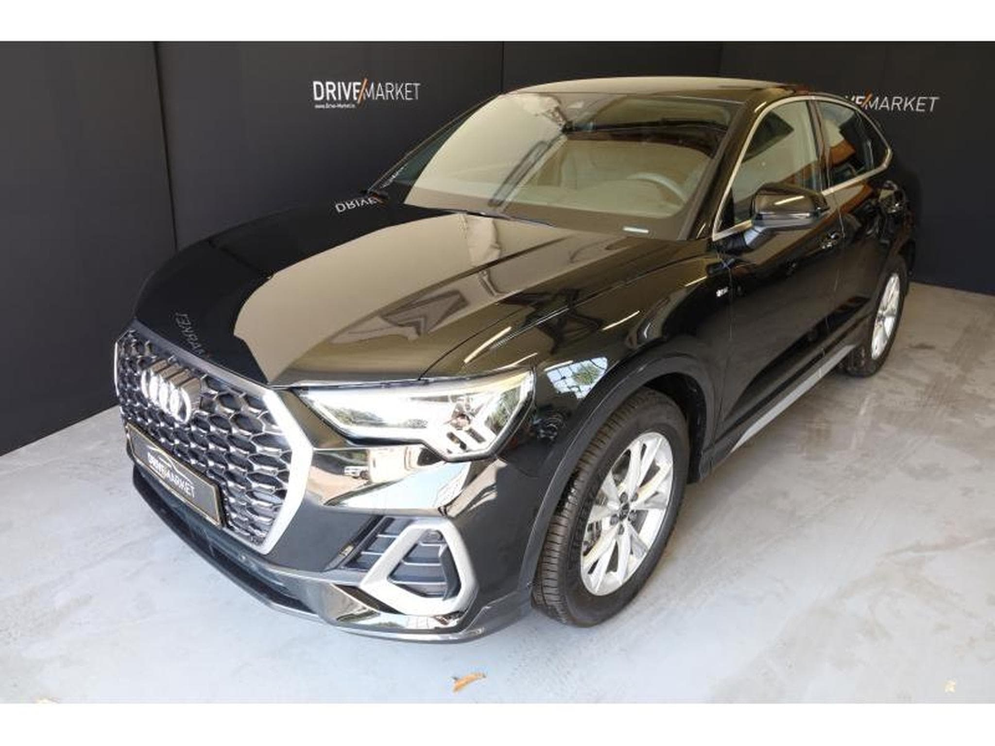 Audi Q3 Sportback S line (2024) - Photo 1