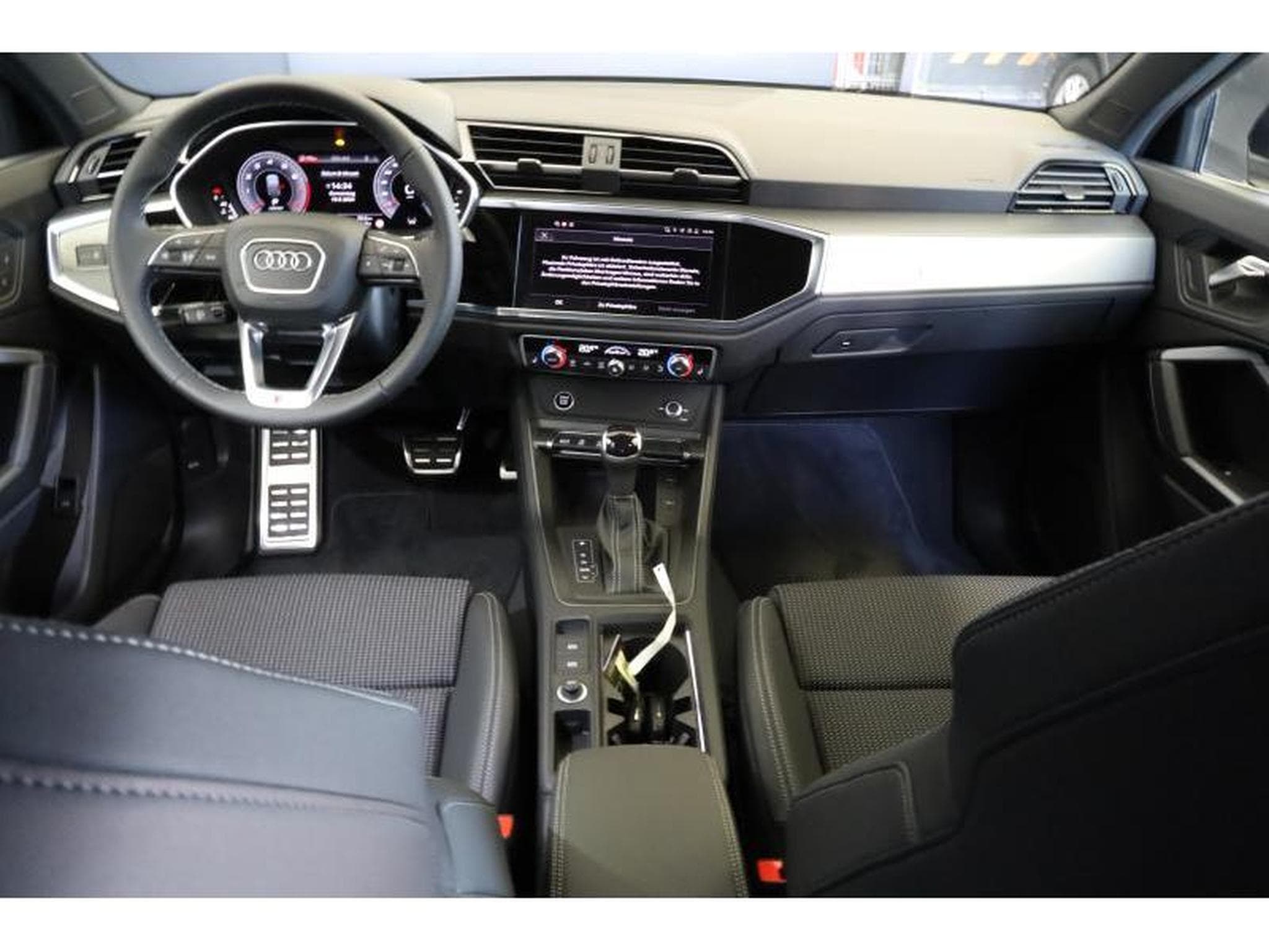 Audi Q3 Sportback S line (2024) - Photo 2