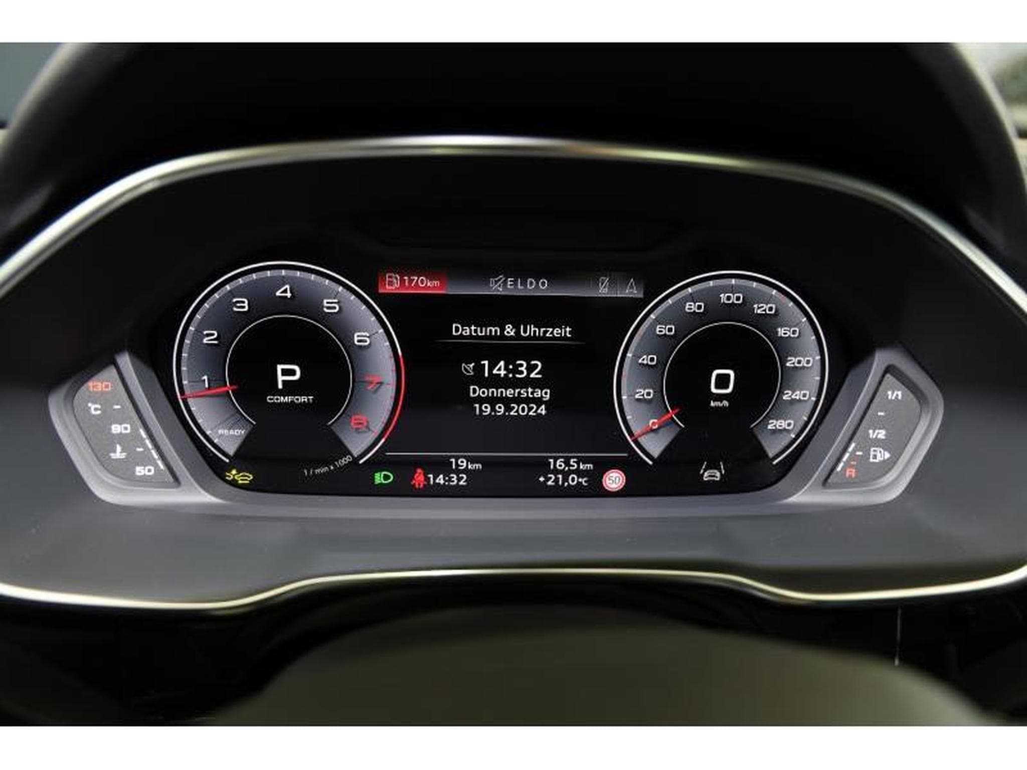Audi Q3 Sportback S line (2024) - Photo 6