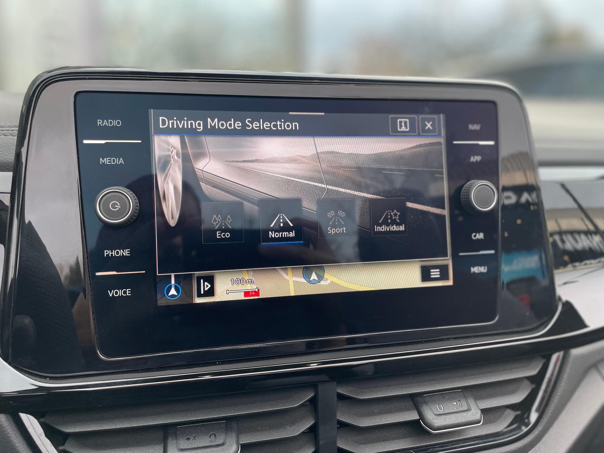 VW T-Roc Cabriolet 1.5 TSI DSG R-Line (2022) - Photo 13