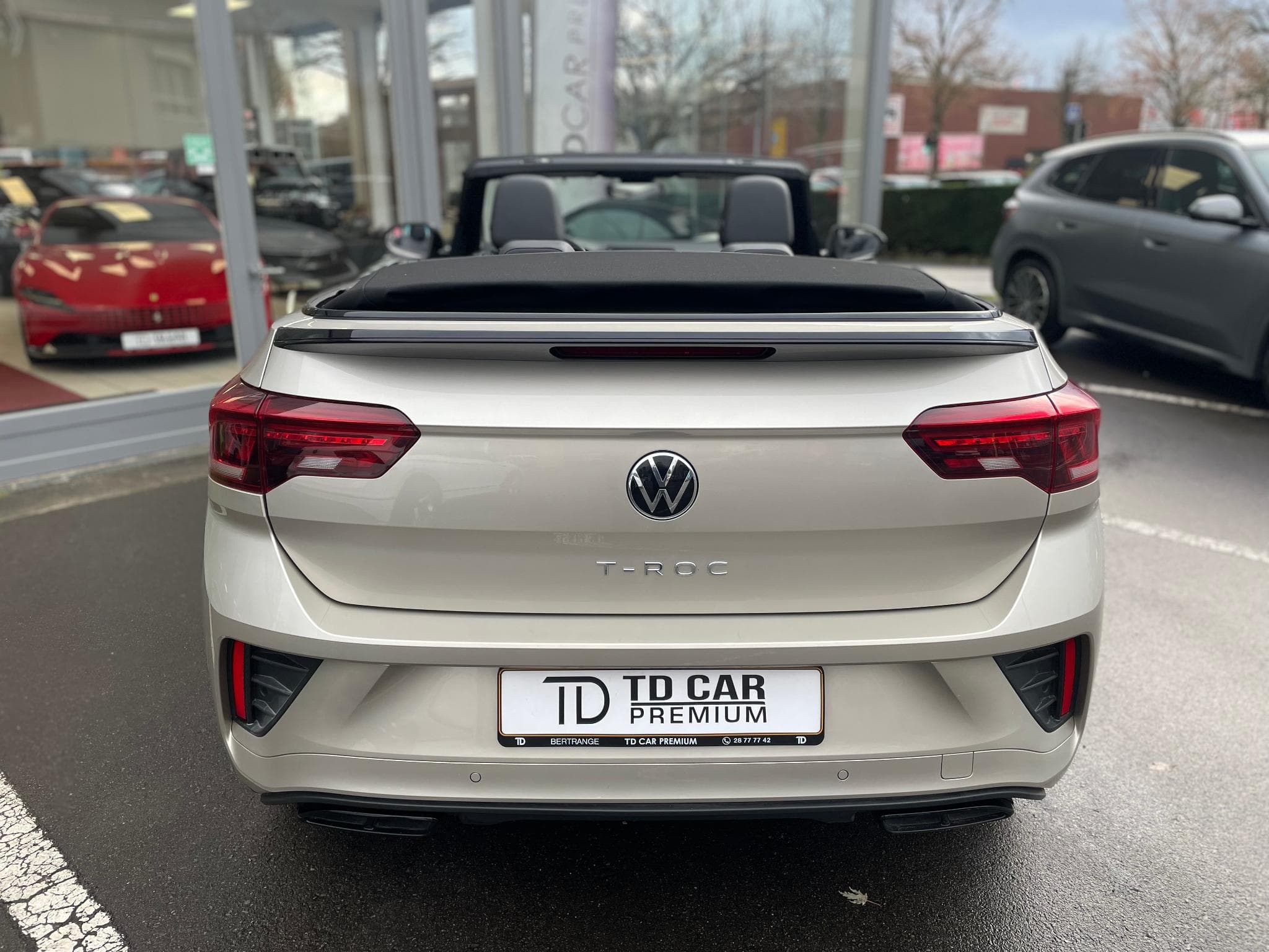 VW T-Roc Cabriolet 1.5 TSI DSG R-Line (2022) - Photo 16