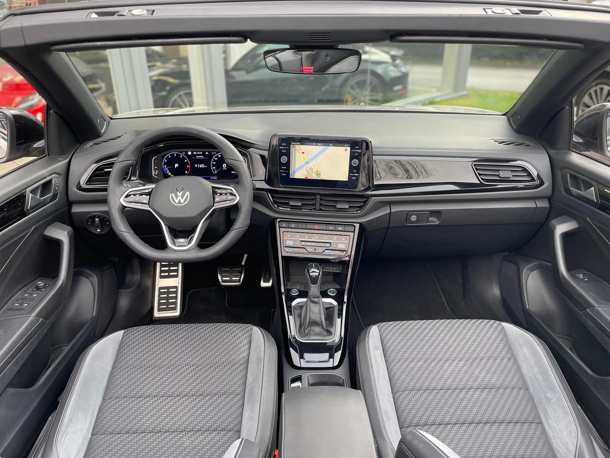 VW T-Roc Cabriolet 1.5 TSI DSG R-Line (2022) - Photo 14