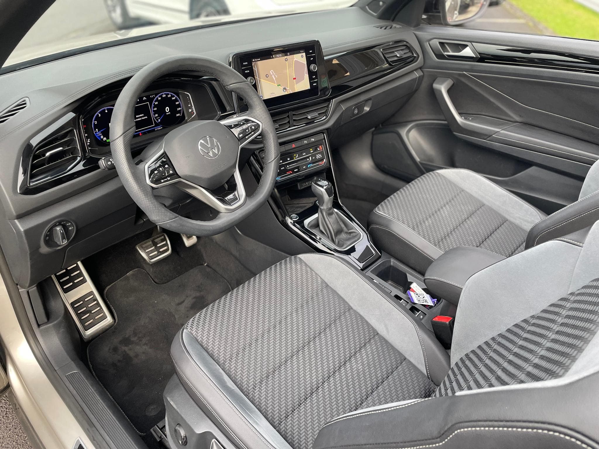 VW T-Roc Cabriolet 1.5 TSI DSG R-Line (2022) - Photo 6