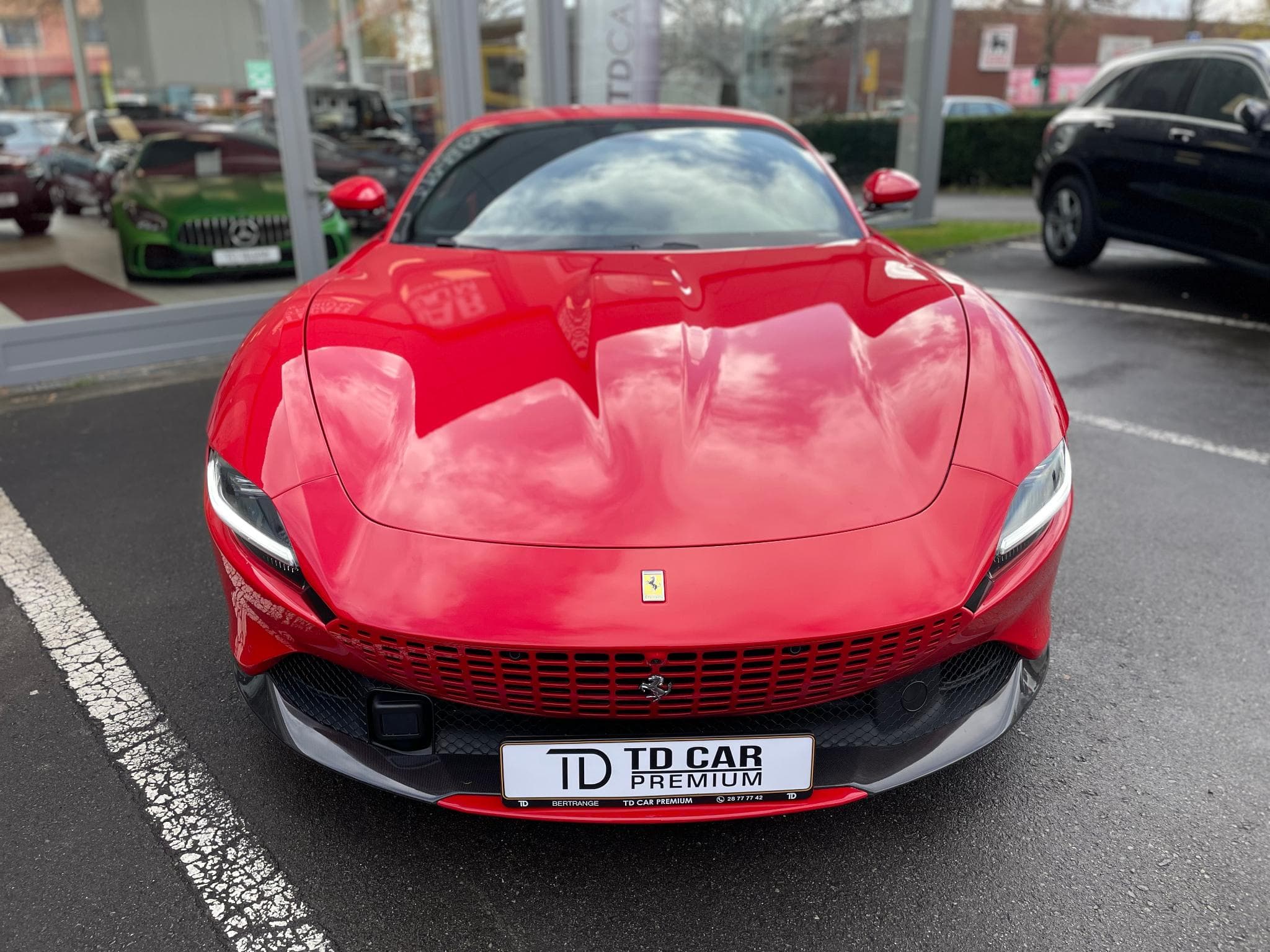 Ferrari Roma Coupé 3.9 V8 620 Carbone (2021) - Photo 2