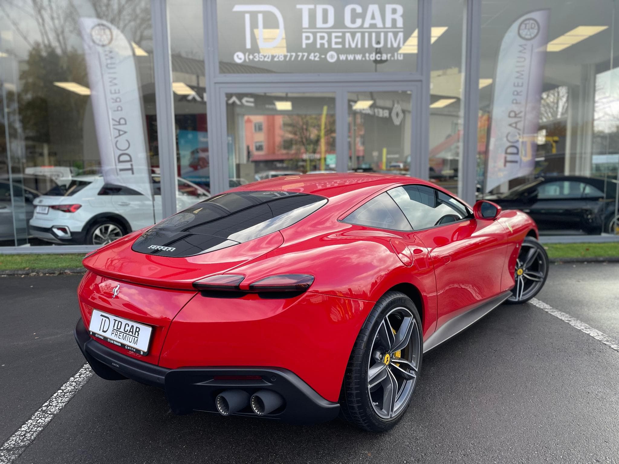 Ferrari Roma Coupé 3.9 V8 620 Carbone (2021) - Photo 18