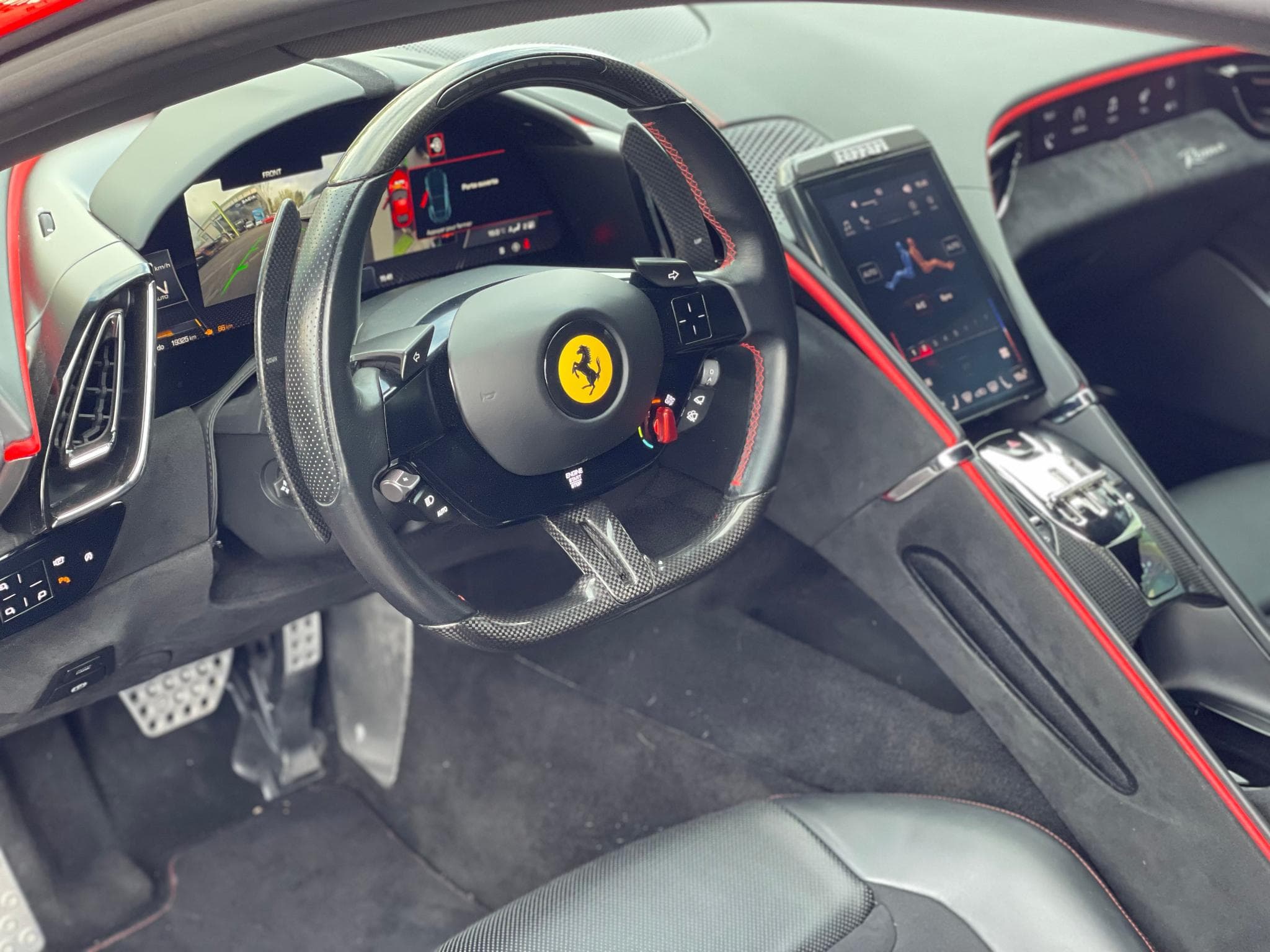 Ferrari Roma Coupé 3.9 V8 620 Carbone (2021) - Photo 6