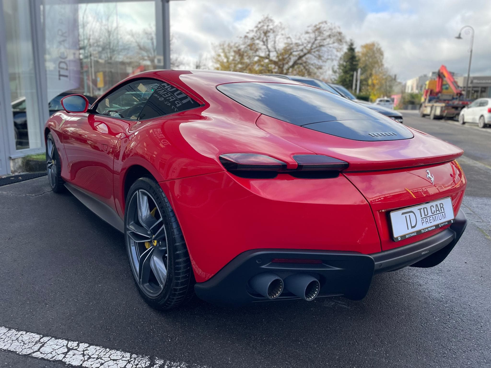 Ferrari Roma Coupé 3.9 V8 620 Carbone (2021) - Photo 16