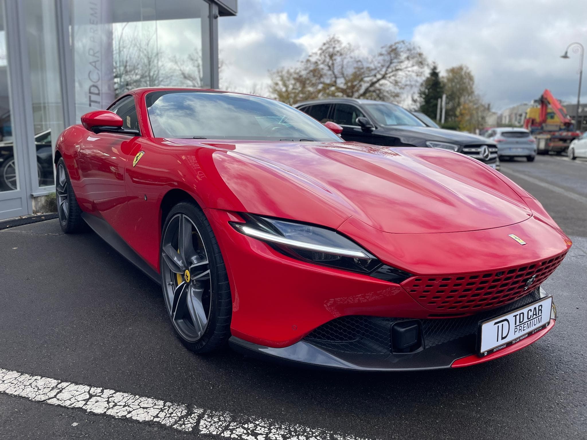 Ferrari Roma Coupé 3.9 V8 620 Carbone (2021) - Photo 3