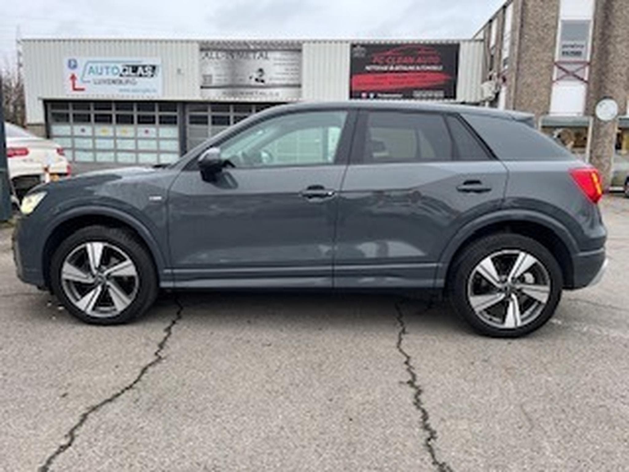 Audi Q2 1,6 TDI 30 S-TRONIC BUSINESS EDITION (2020) - Photo 2