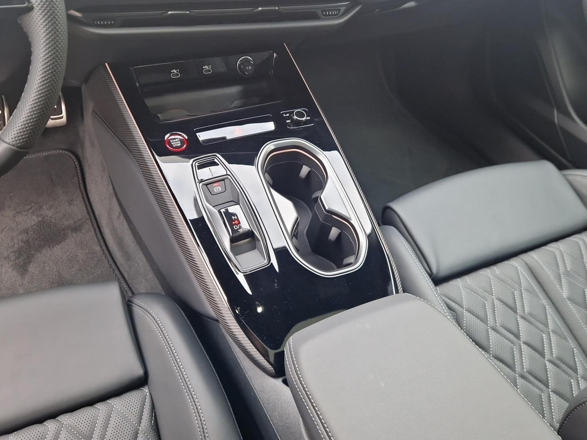 Audi A6 Avant S line (2026) - Photo 13