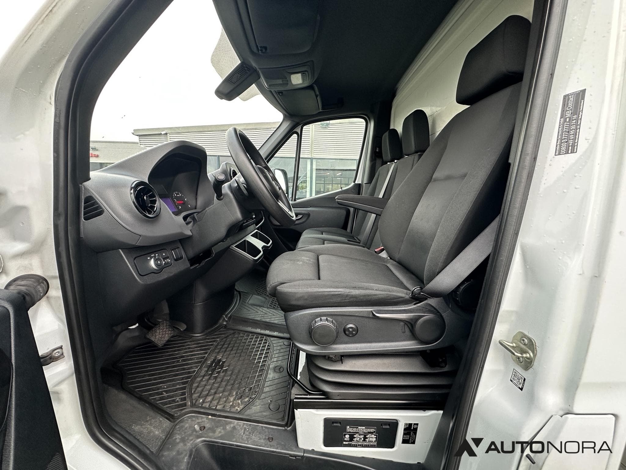 Mercedes Sprinter 319 CDI (2019) - Photo 10