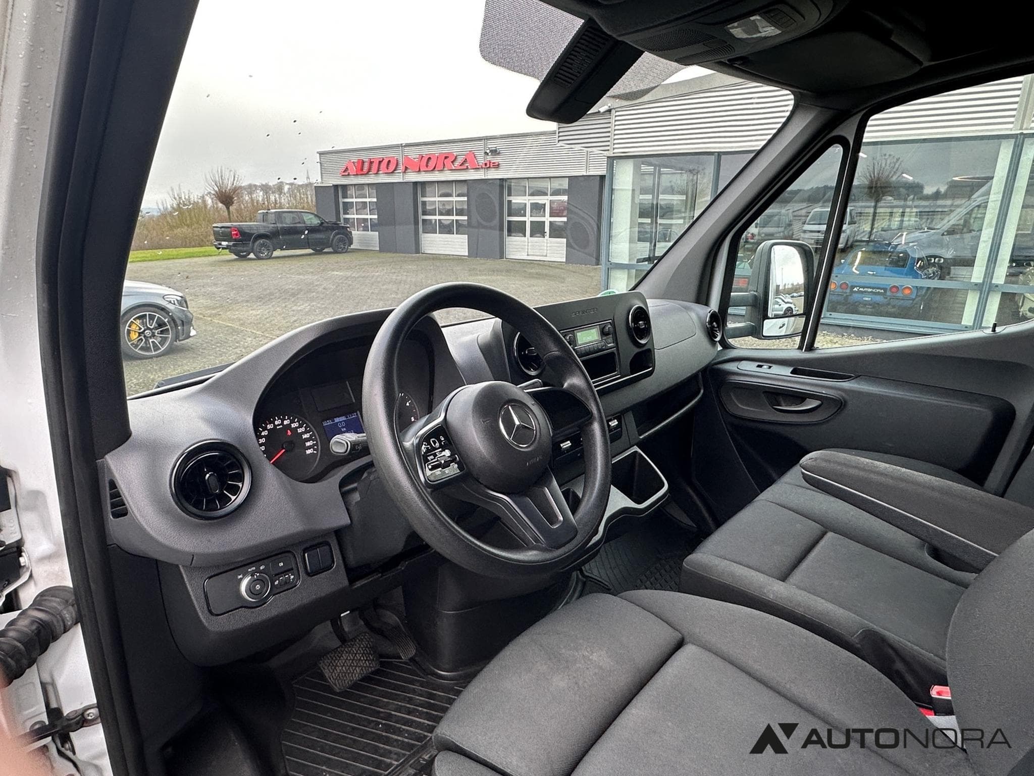 Mercedes Sprinter 319 CDI (2019) - Photo 12