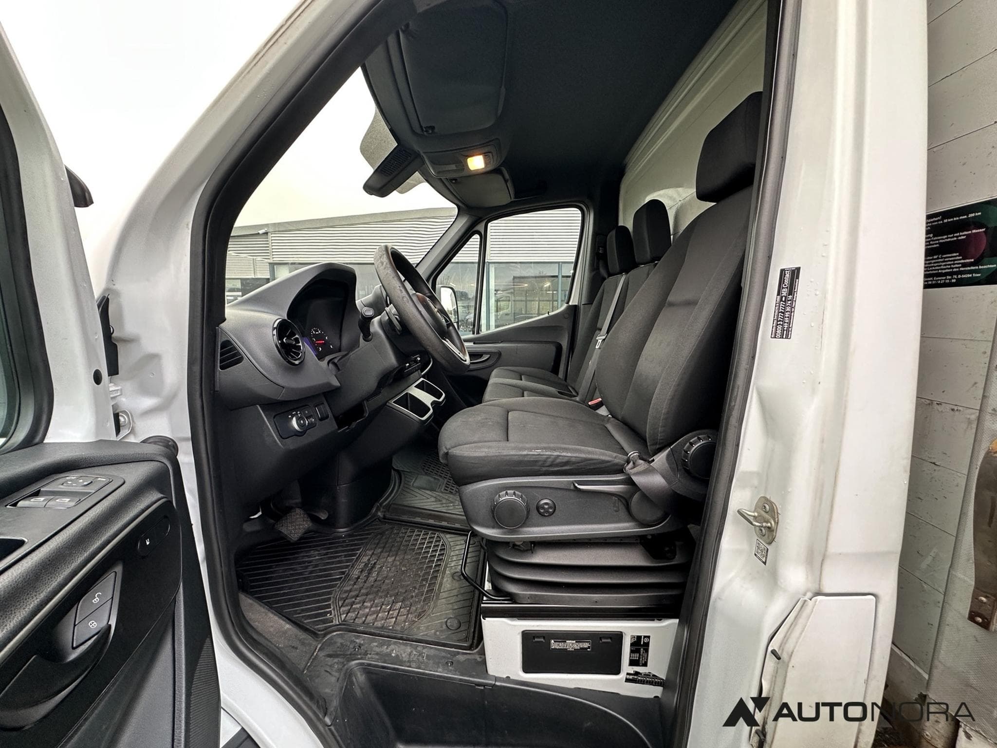 Mercedes Sprinter 319 CDI (2018) - Photo 9