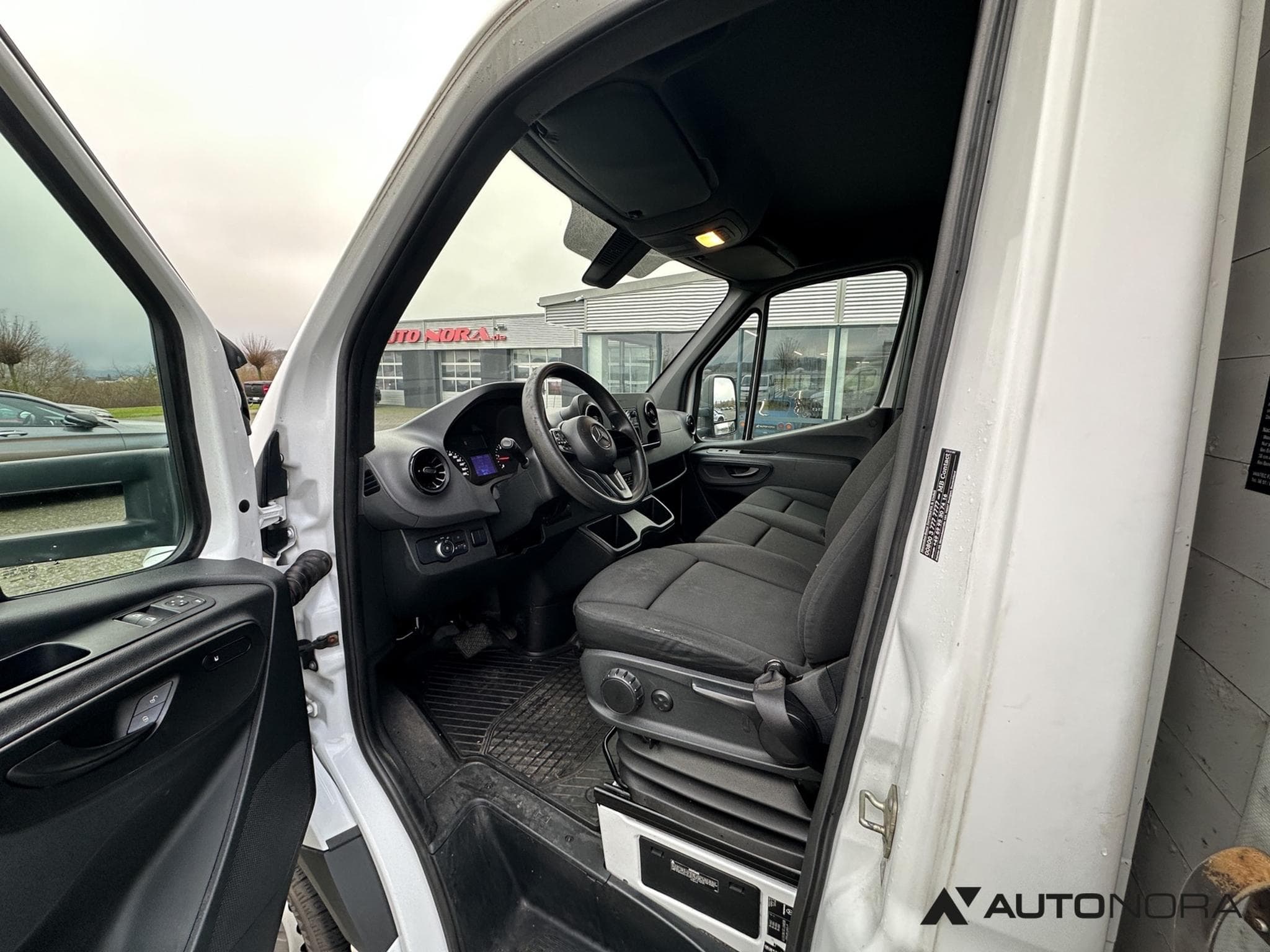 Mercedes Sprinter 319 CDI (2018) - Photo 10