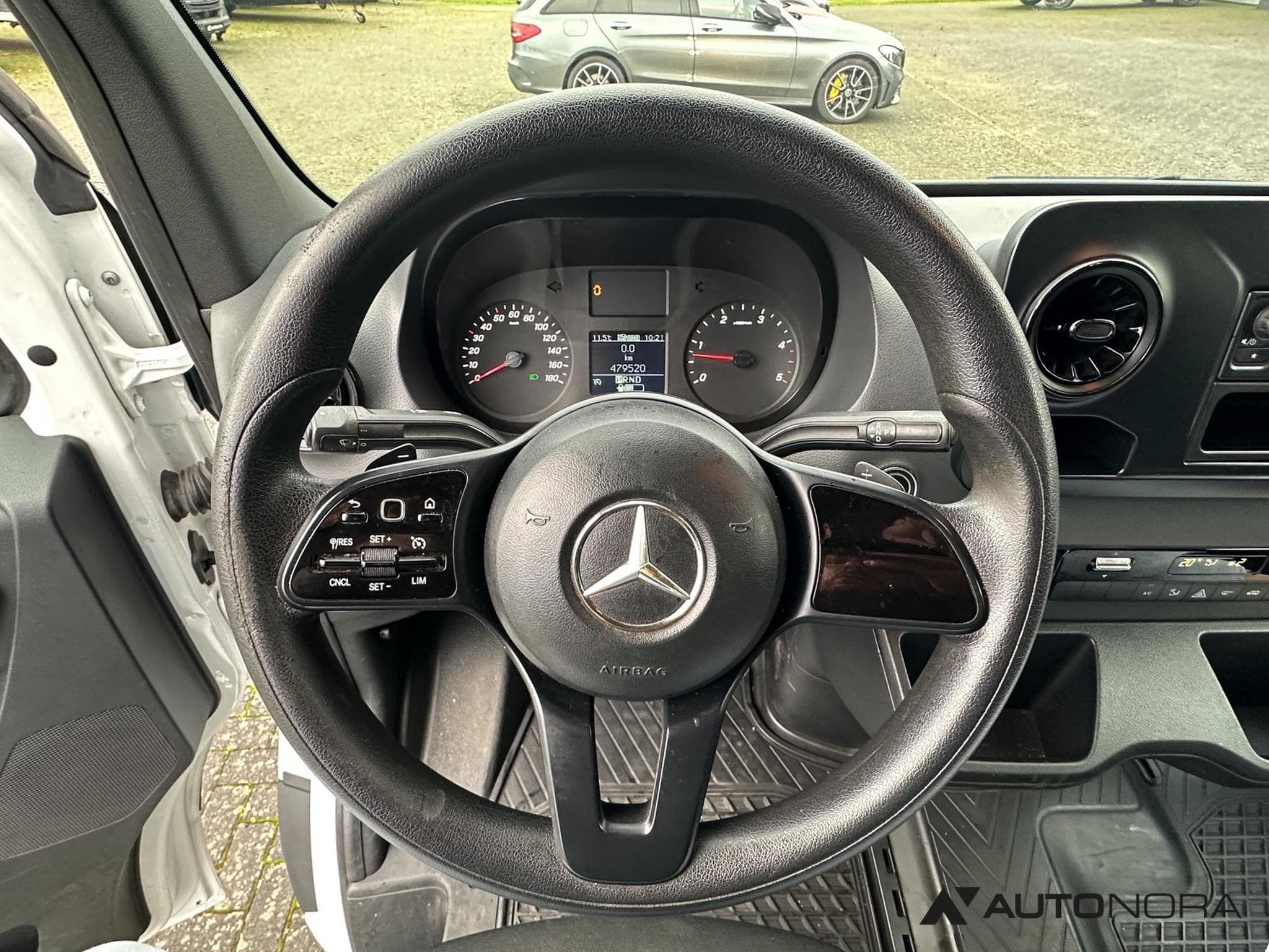 Mercedes Sprinter 319 CDI (2018) - Photo 12