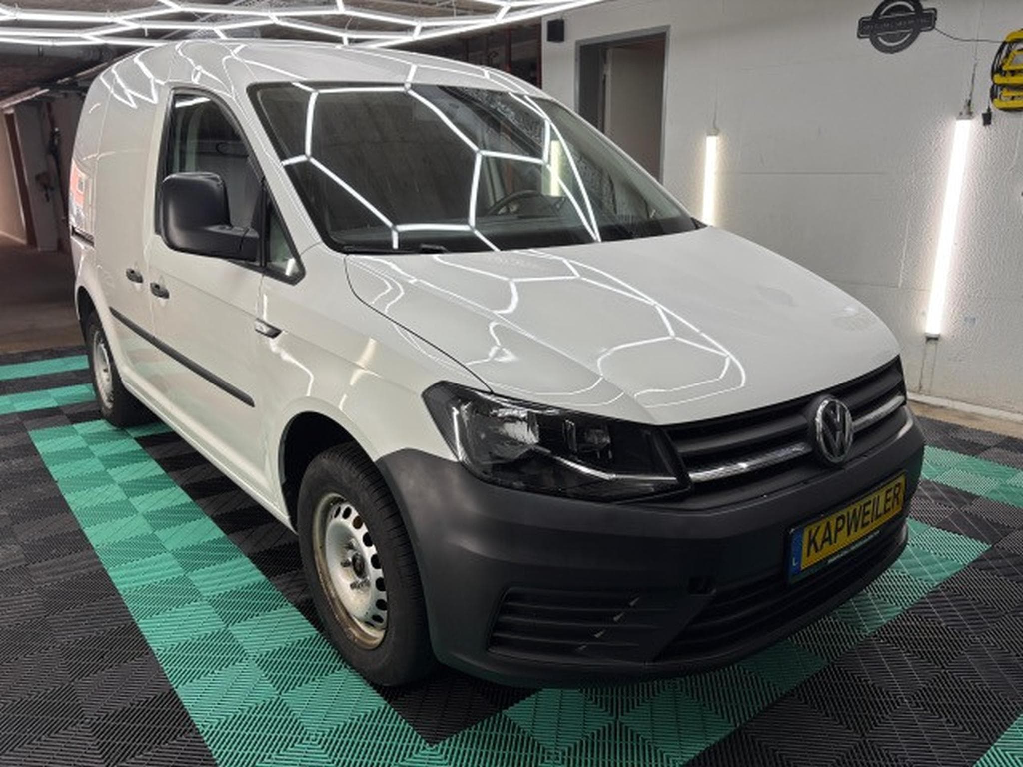 VW Caddy Fourgon 2.0 tdi 75 kw 102 ch. (2018) - Photo 2