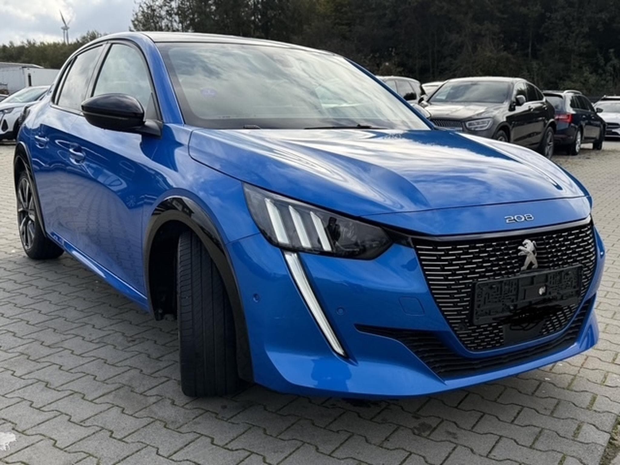 Peugeot 208 1,2 GT_LINE AUTOMATIQUE 130 PS Limited edition (2021) - Photo 2
