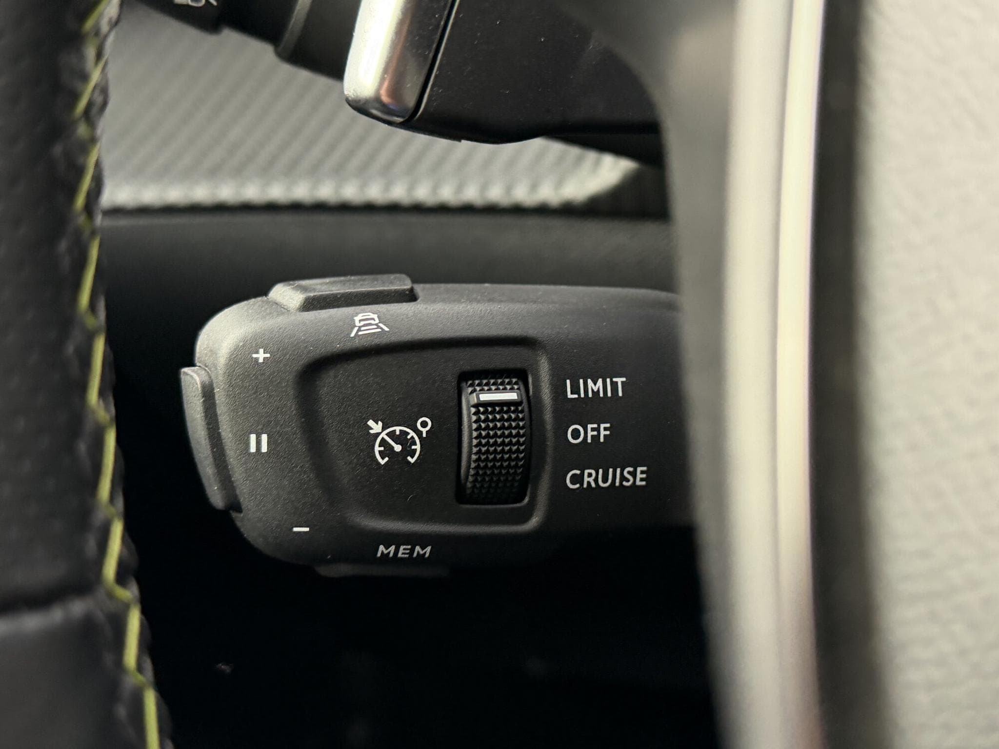 Peugeot 208 1,2 GT_LINE AUTOMATIQUE 130 PS Limited edition (2021) - Photo 16