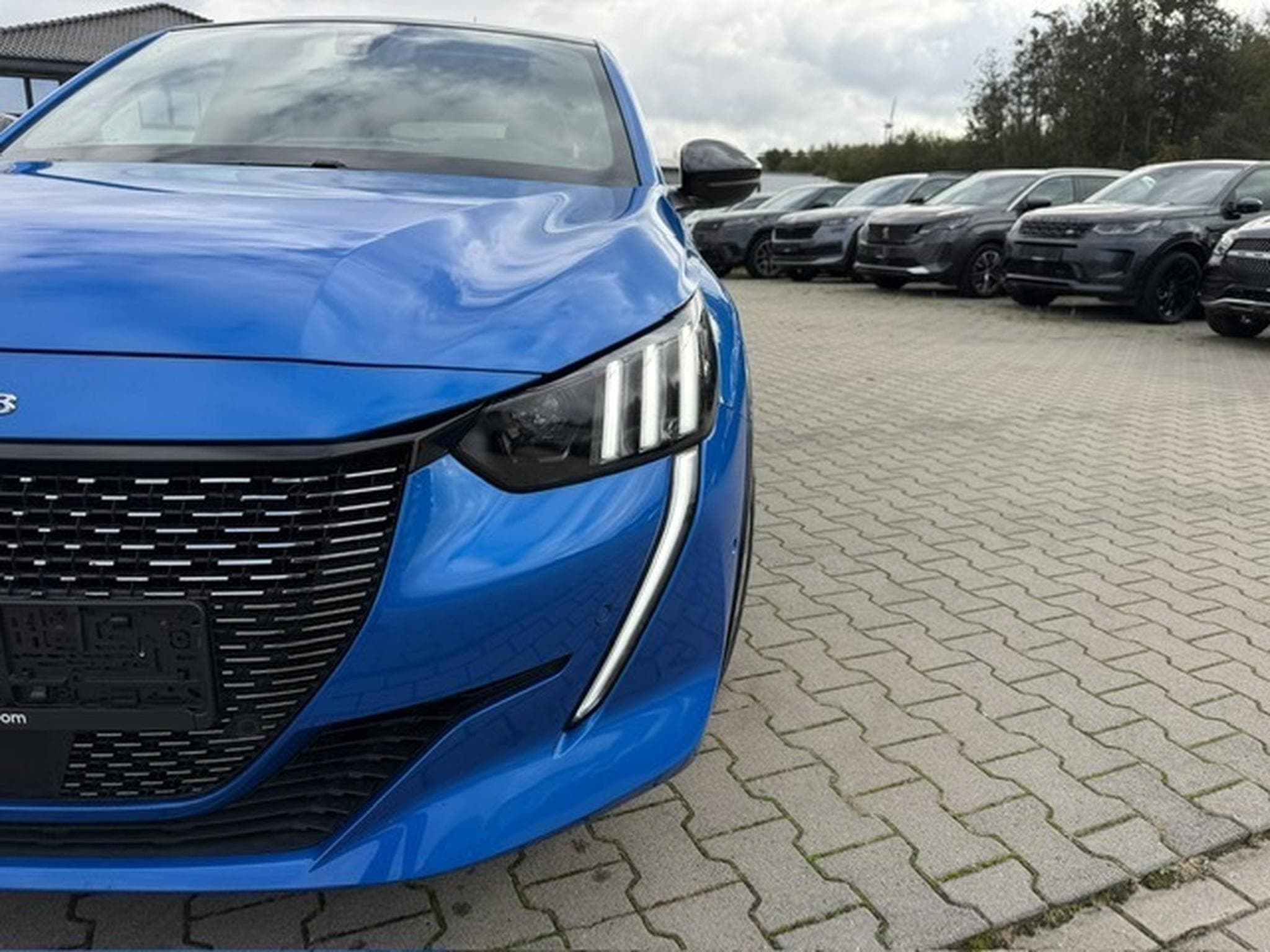 Peugeot 208 1,2 GT_LINE AUTOMATIQUE 130 PS Limited edition (2021) - Photo 8