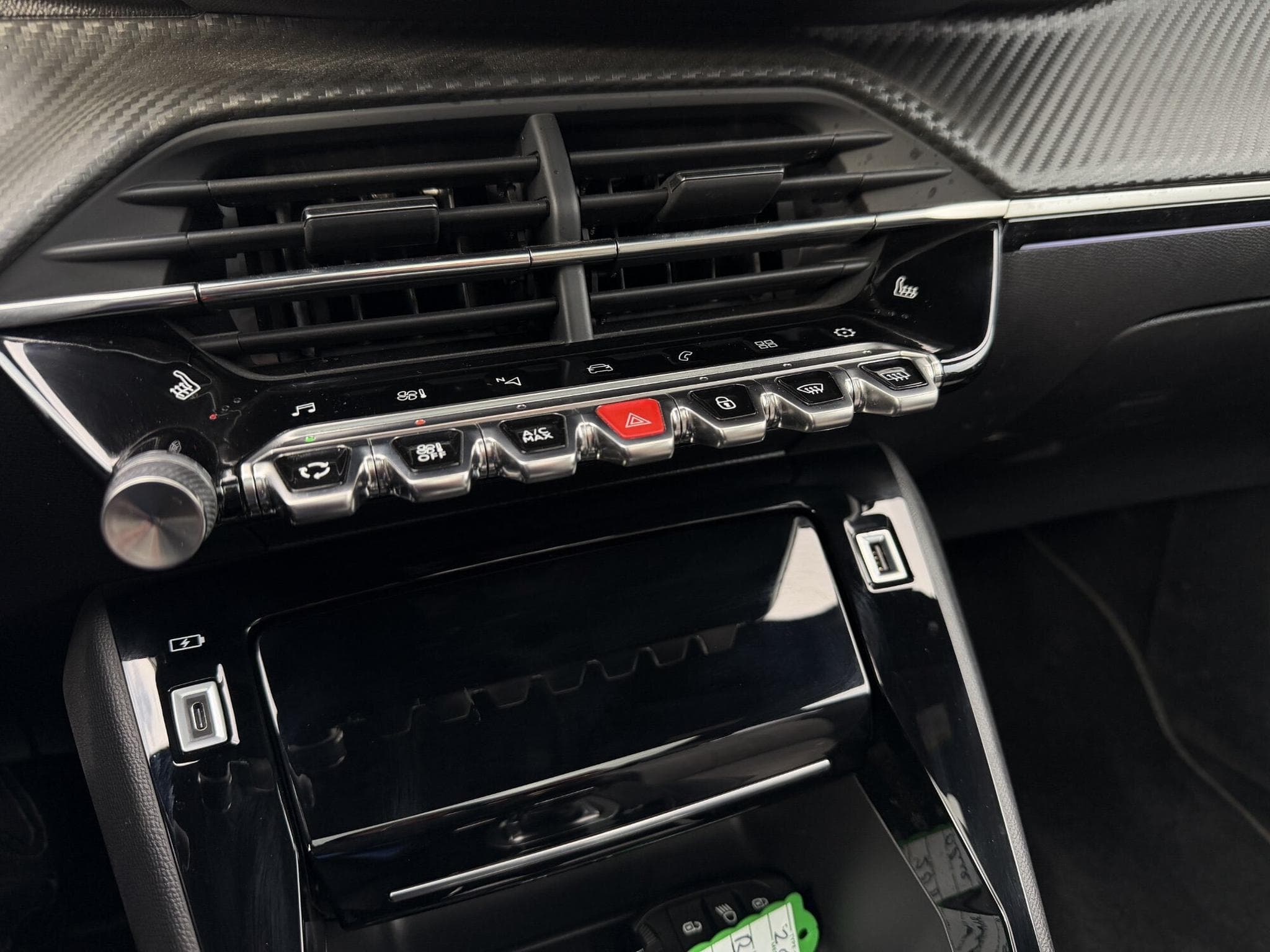 Peugeot 208 1,2 GT_LINE AUTOMATIQUE 130 PS Limited edition (2021) - Photo 17
