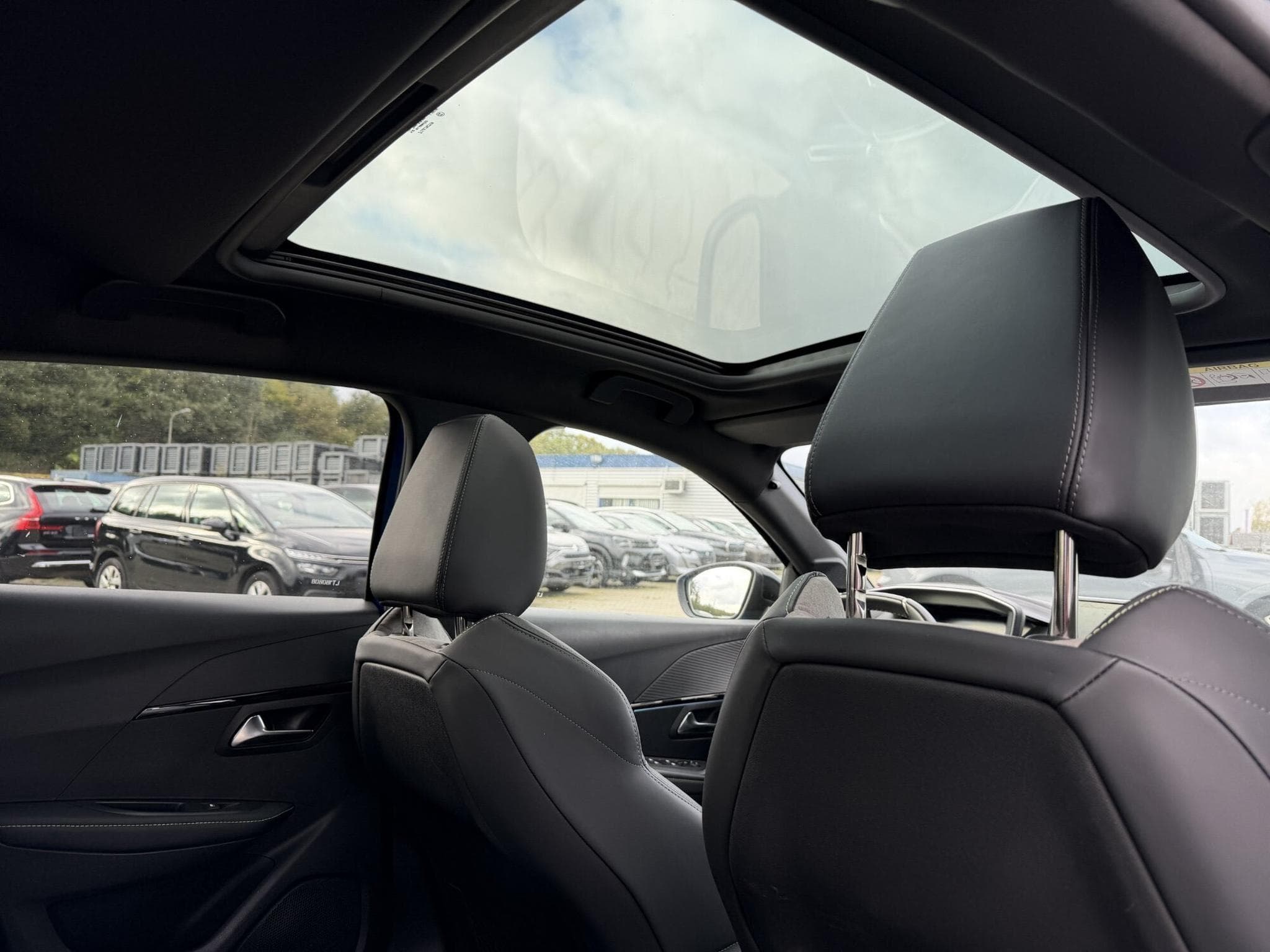 Peugeot 208 1,2 GT_LINE AUTOMATIQUE 130 PS Limited edition (2021) - Photo 20