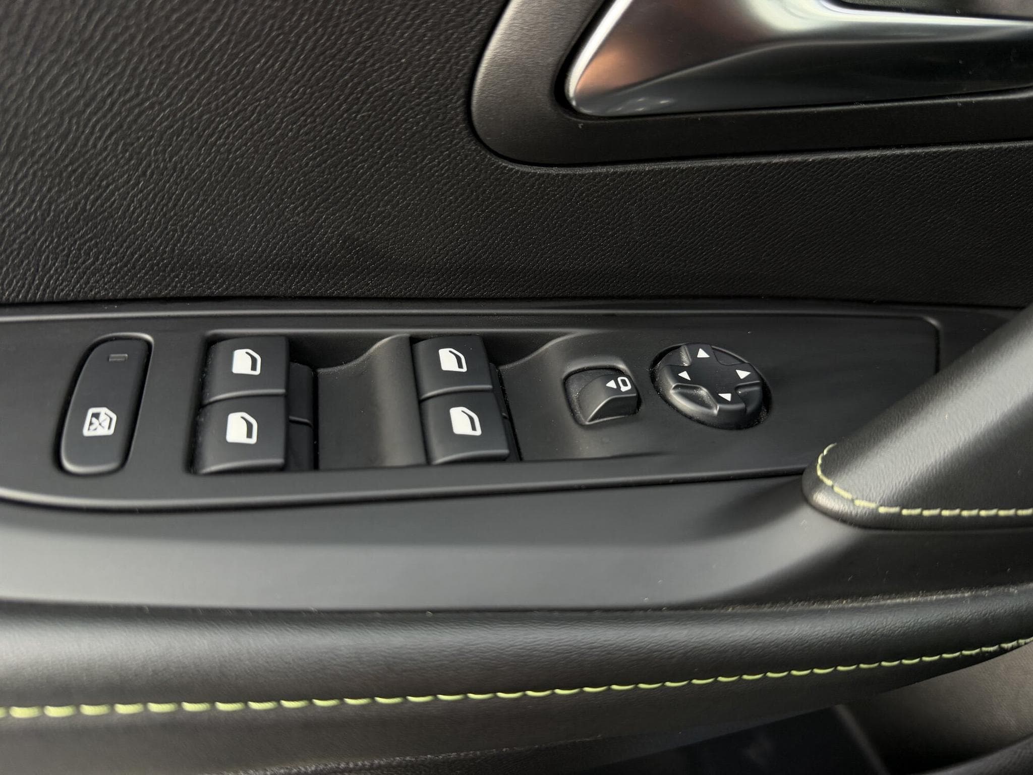 Peugeot 208 1,2 GT_LINE AUTOMATIQUE 130 PS Limited edition (2021) - Photo 15