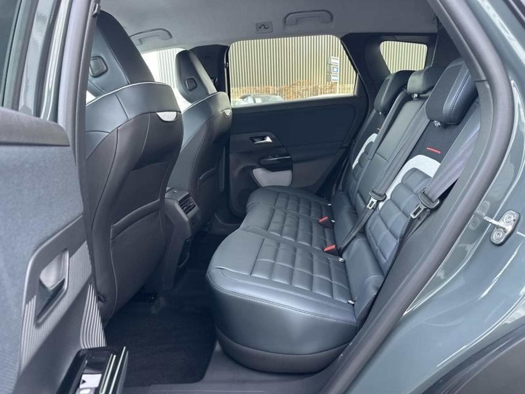 Citroën C5 Aircross C5 Aircross 1.2 Hybride 145ch MAX boite automatique (2025) - Photo 17