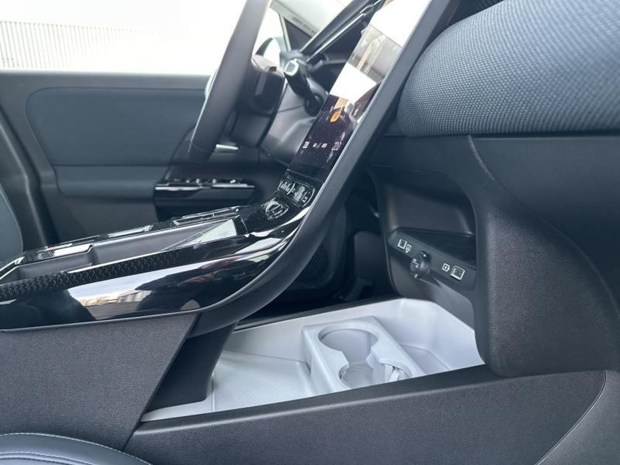 Citroën C5 Aircross C5 Aircross 1.2 Hybride 145ch MAX boite automatique (2025) - Photo 48