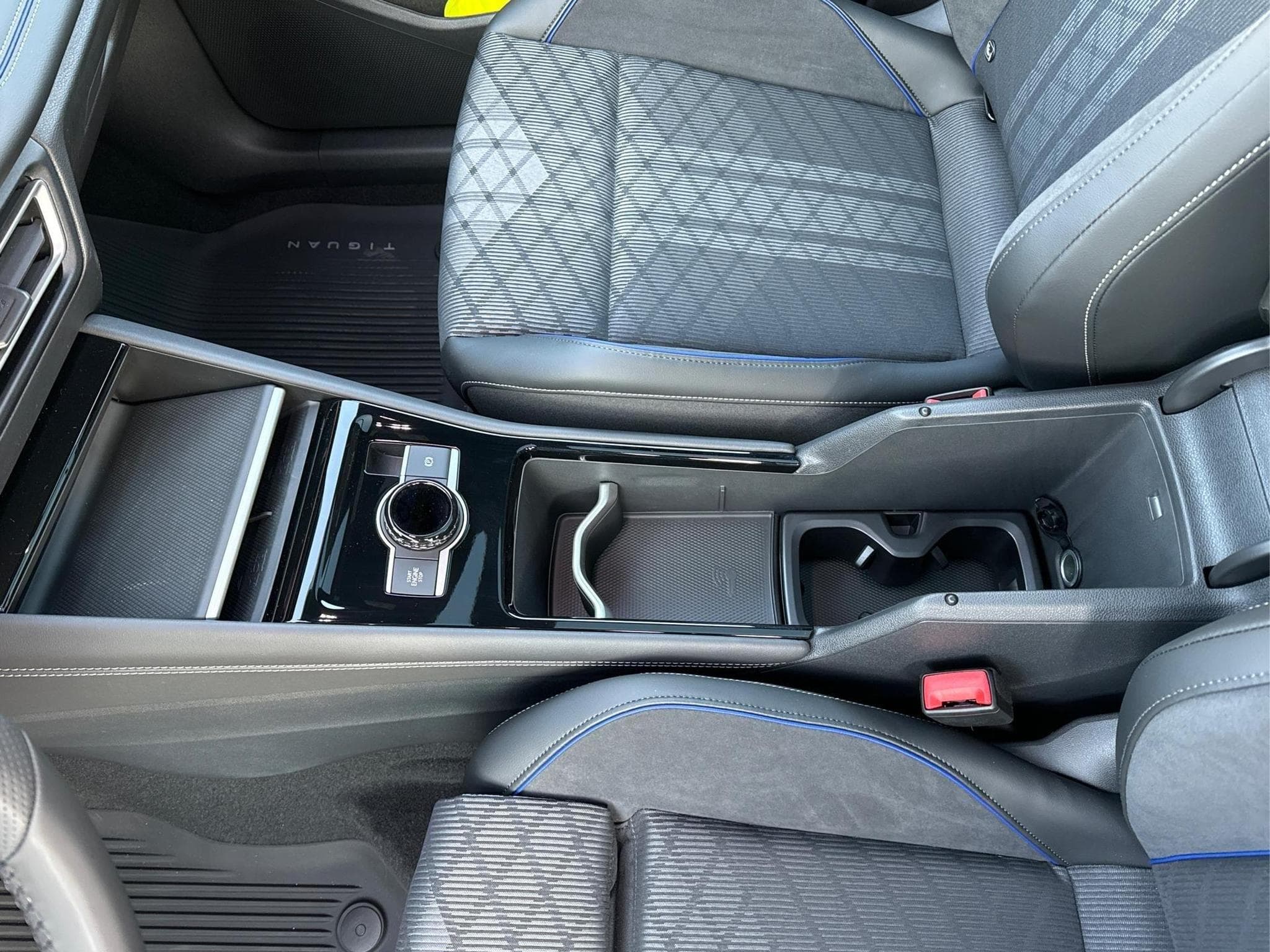 VW Tiguan R-Line Edition (2025) - Photo 15