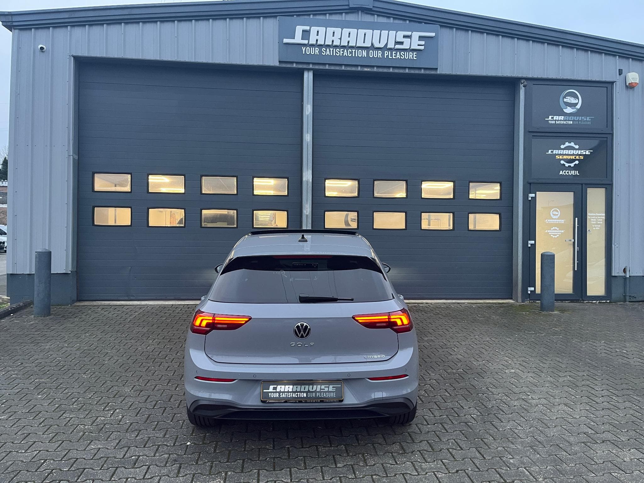 VW Golf GOLF LIMITED 1.5 TSI eHybrid DS6+ Toit Ouvrant (2026) - Photo 5