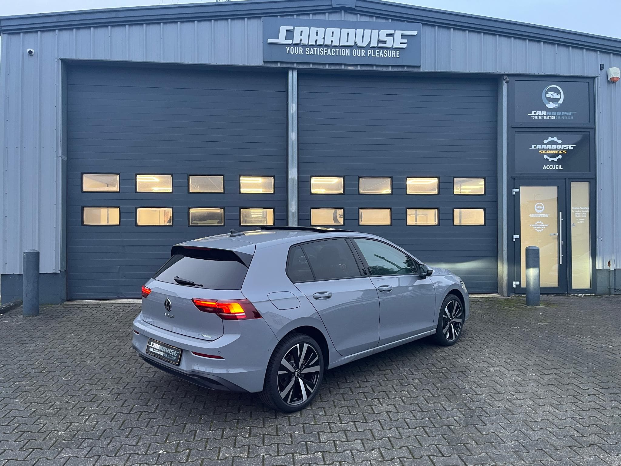 VW Golf GOLF LIMITED 1.5 TSI eHybrid DS6+ Toit Ouvrant (2026) - Photo 6