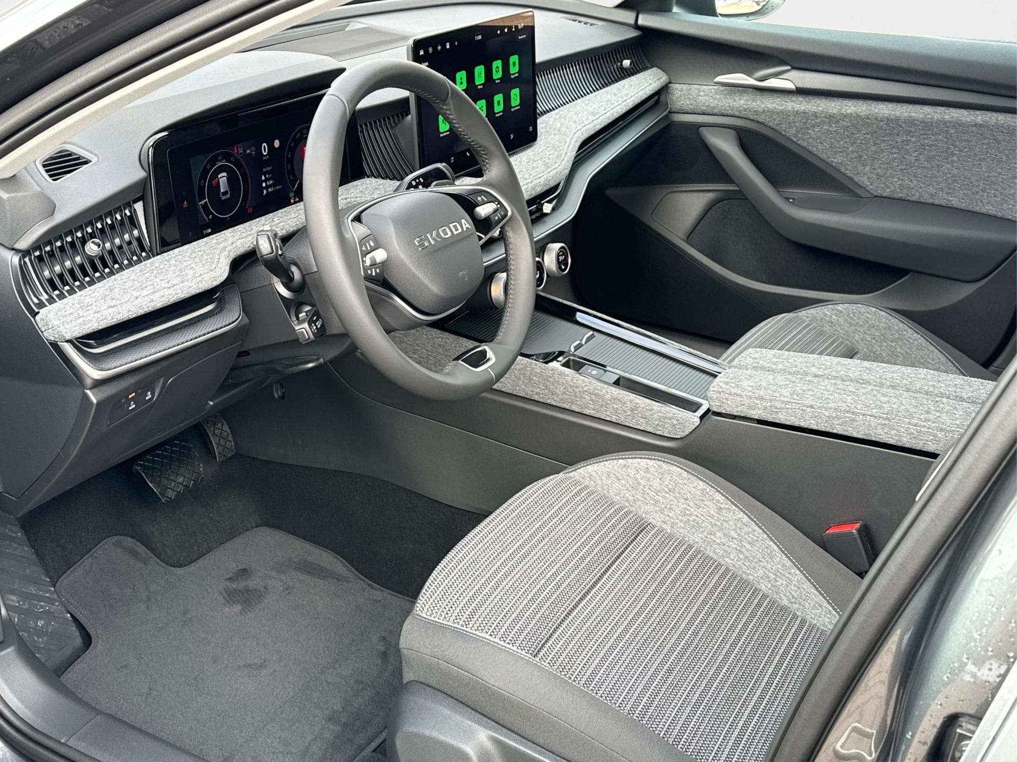 Skoda Superb Selection (2026) - Photo 9