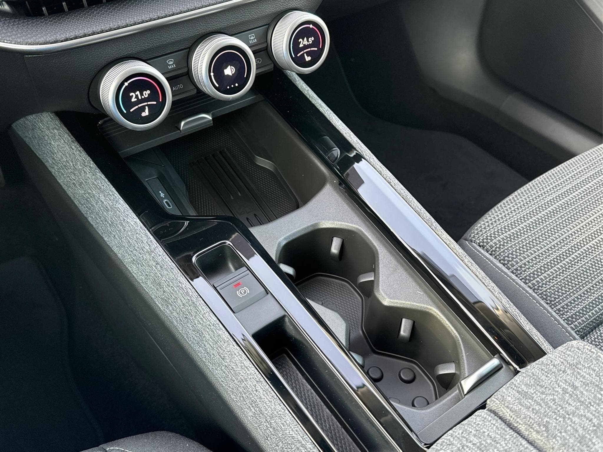 Skoda Superb Selection (2026) - Photo 24