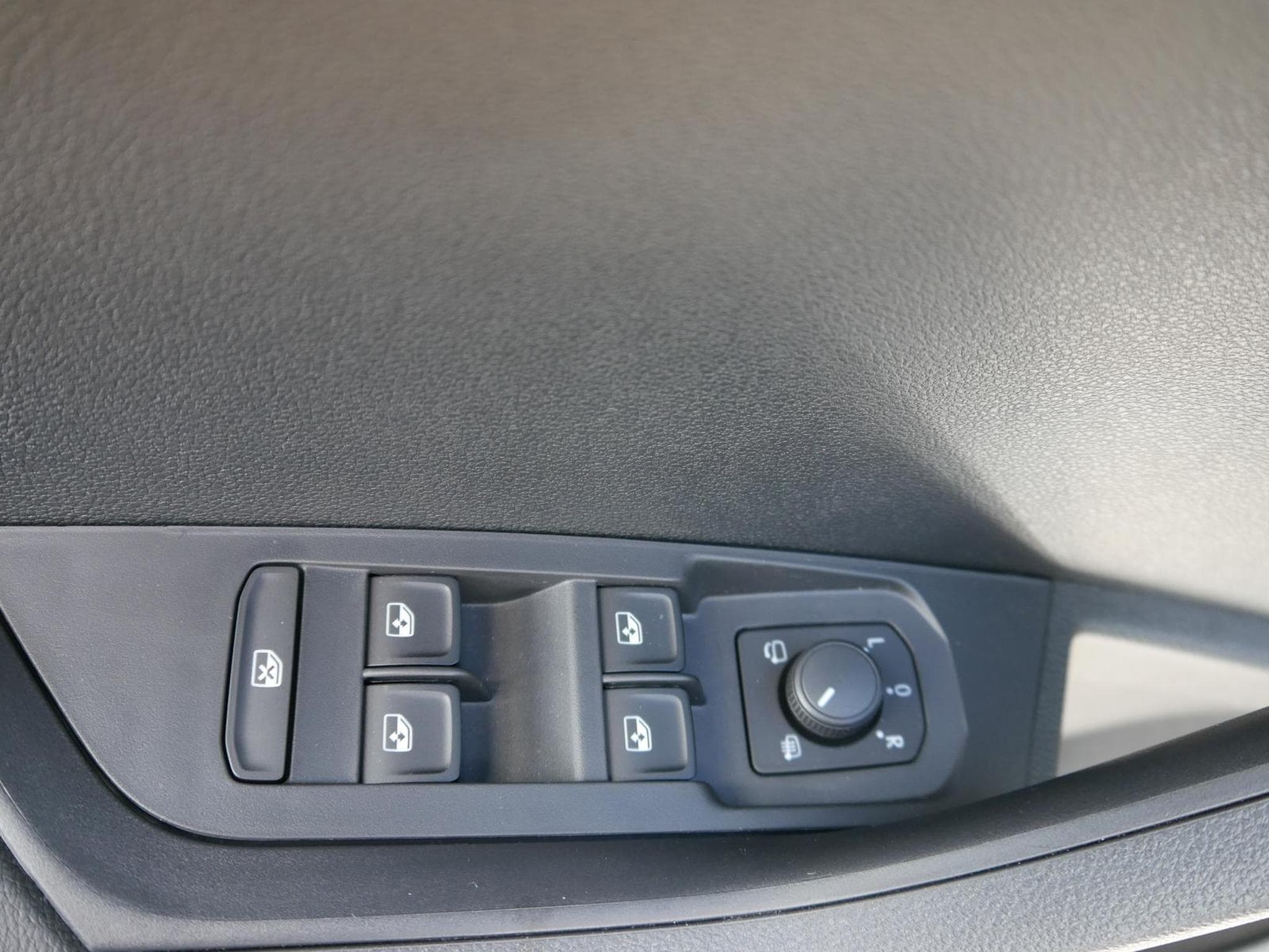 Skoda Karoq Selection (2026) - Photo 9