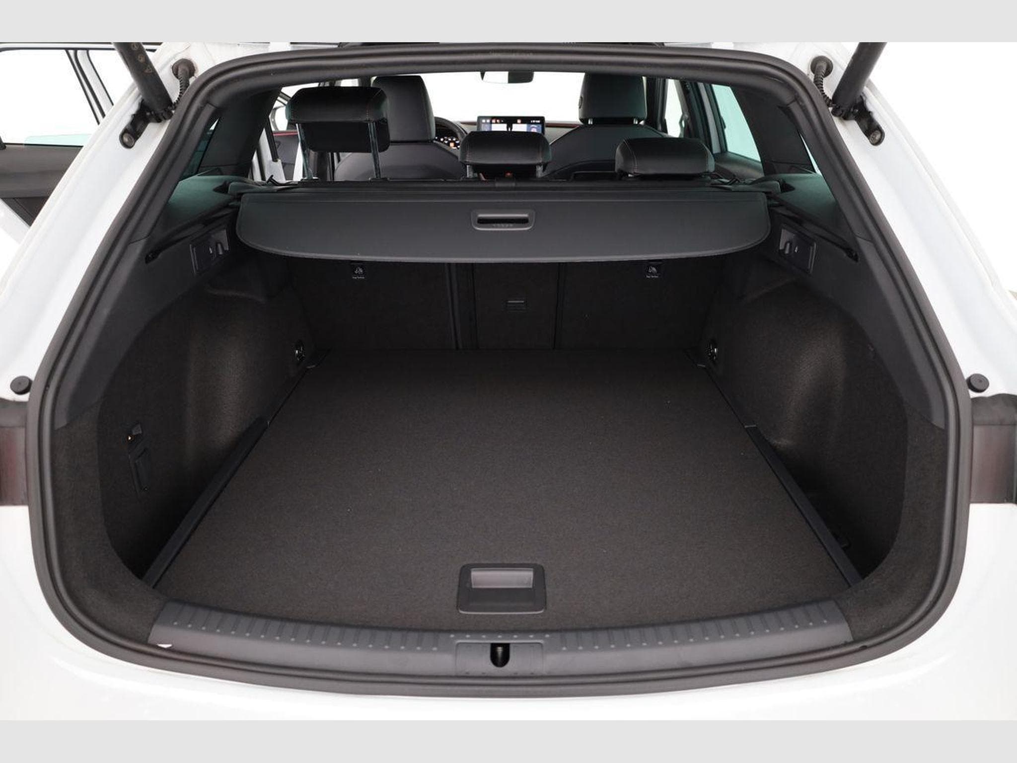Cupra Leon 1.5 eTSI 110 kW (2026) - Photo 11