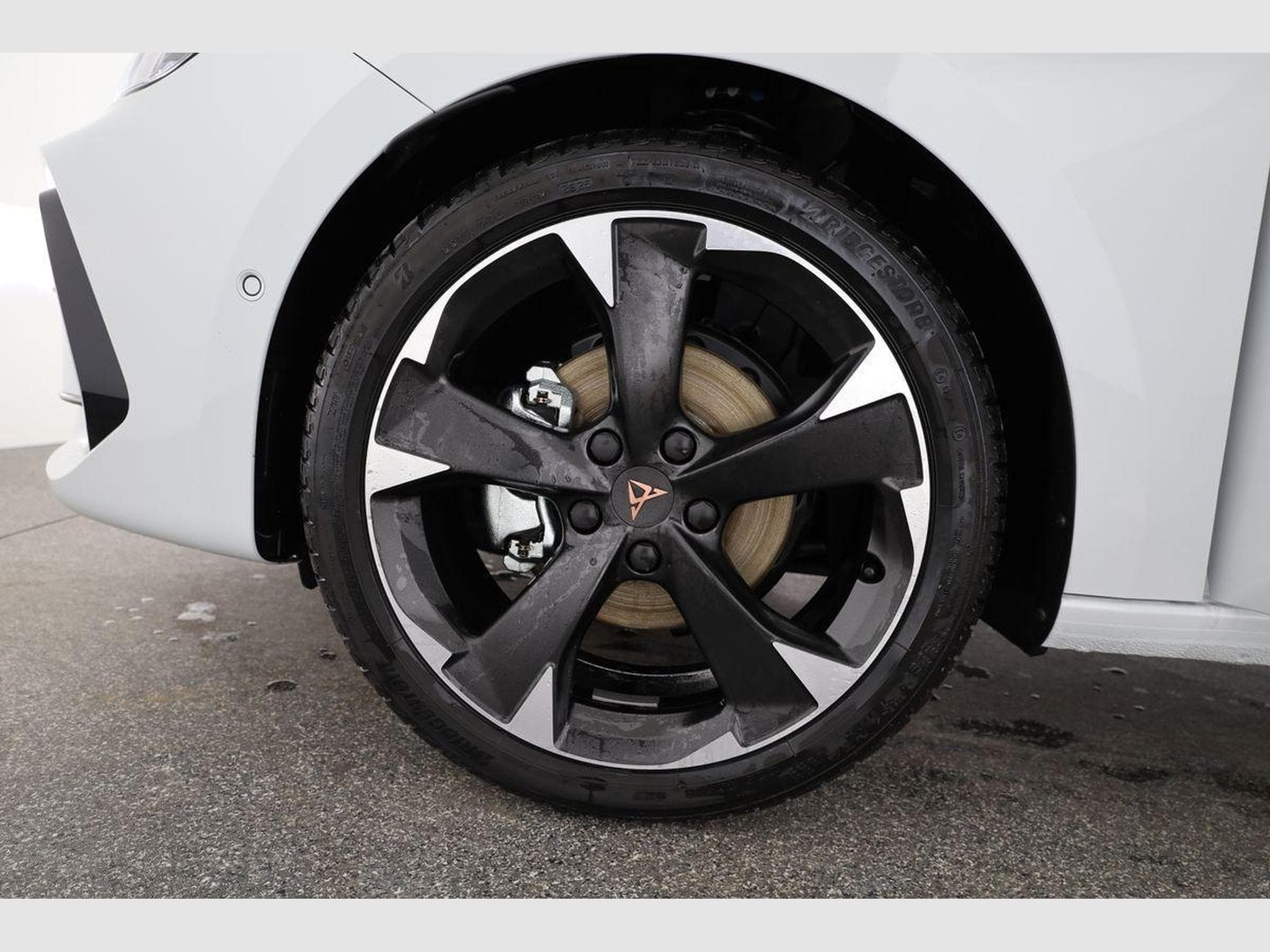 Cupra Leon 1.5 eTSI 110 kW (2026) - Photo 12