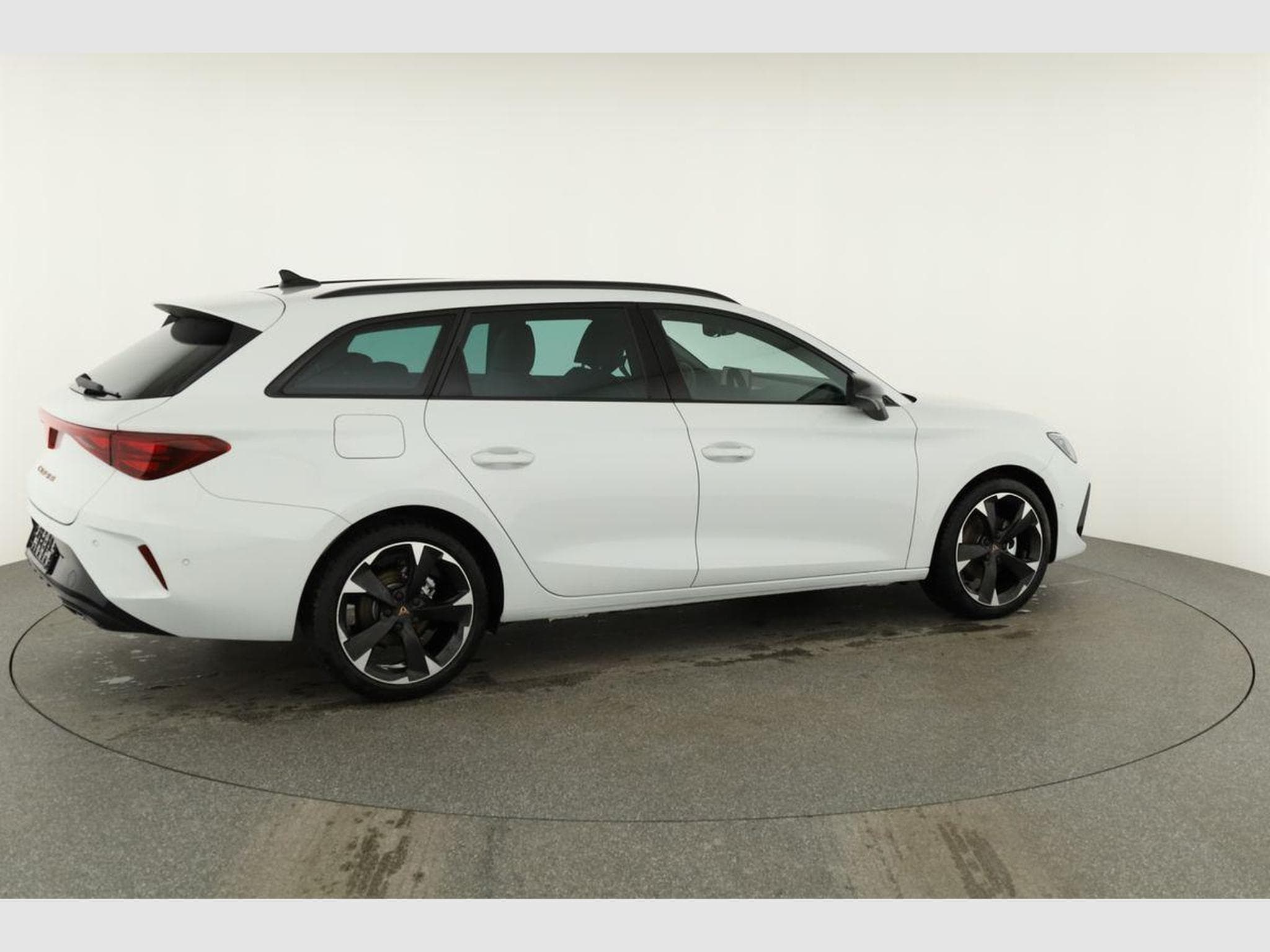 Cupra Leon 1.5 eTSI 110 kW (2026) - Photo 17
