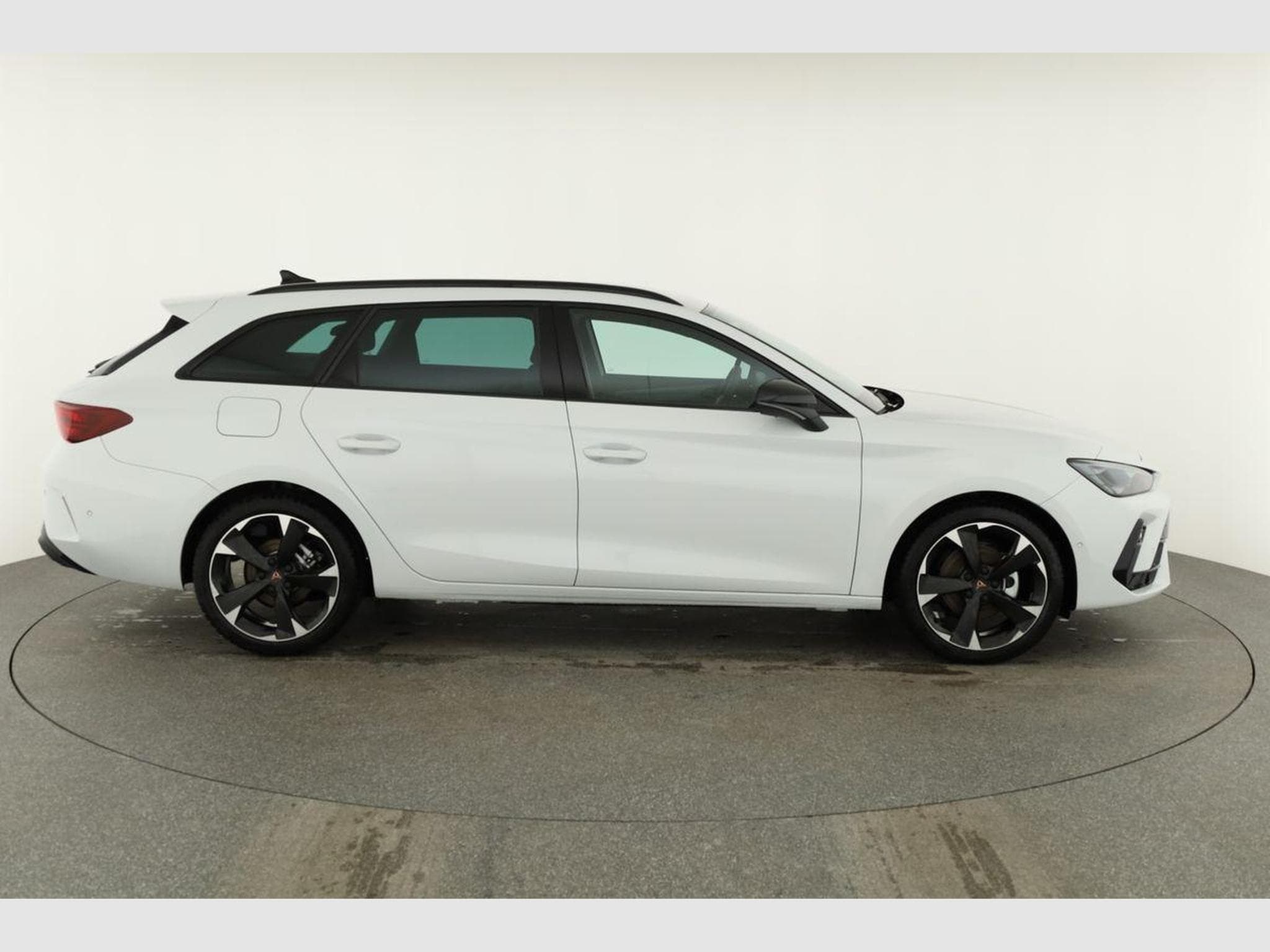 Cupra Leon 1.5 eTSI 110 kW (2026) - Photo 19
