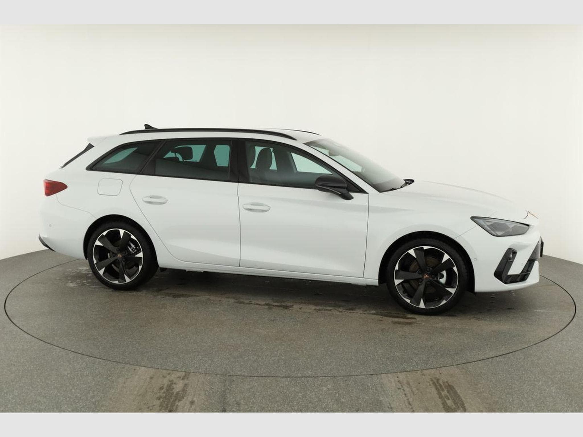 Cupra Leon 1.5 eTSI 110 kW (2026) - Photo 20