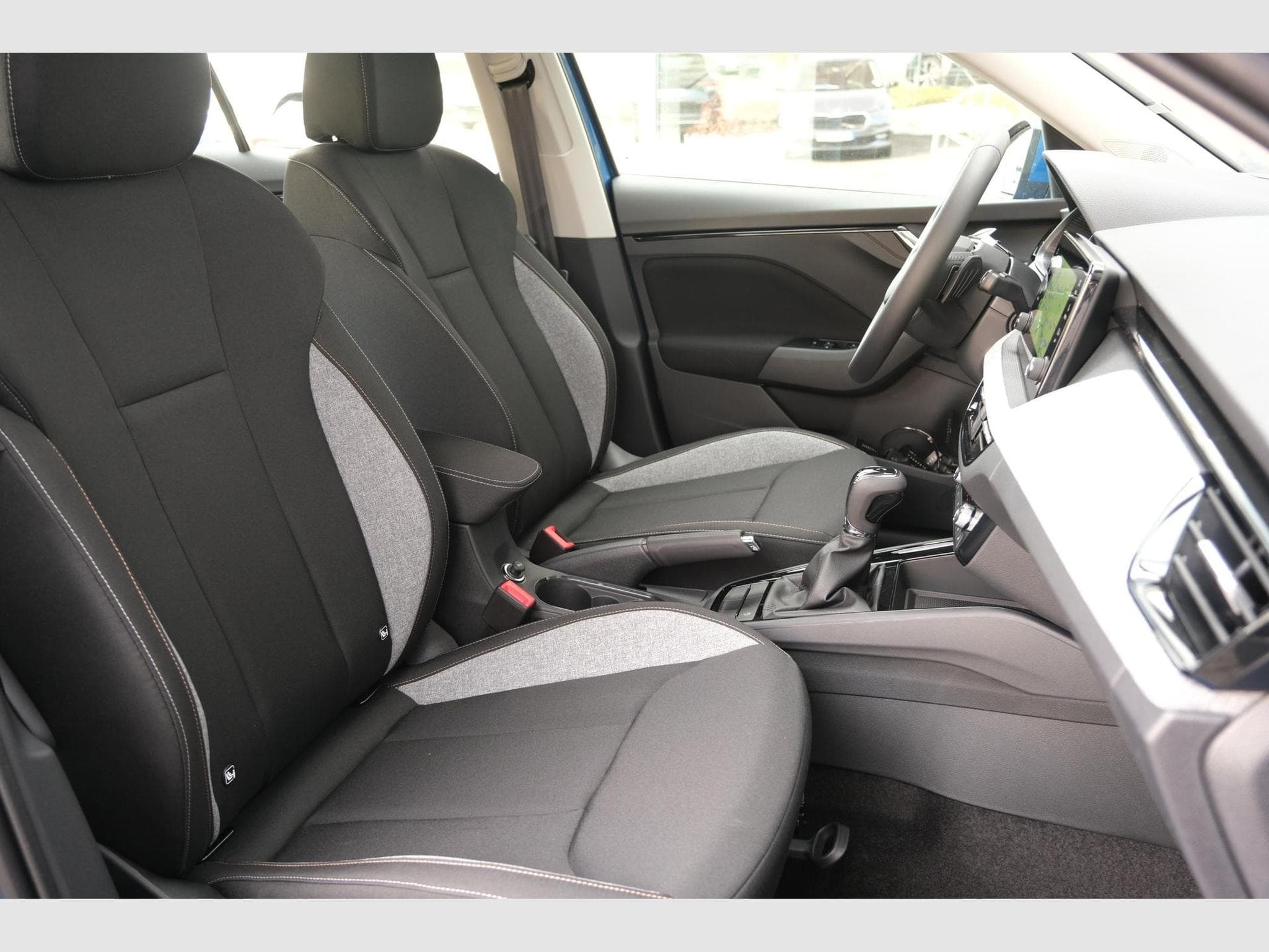 Skoda Kamiq 1.0 TSI DSG (2025) - Photo 23